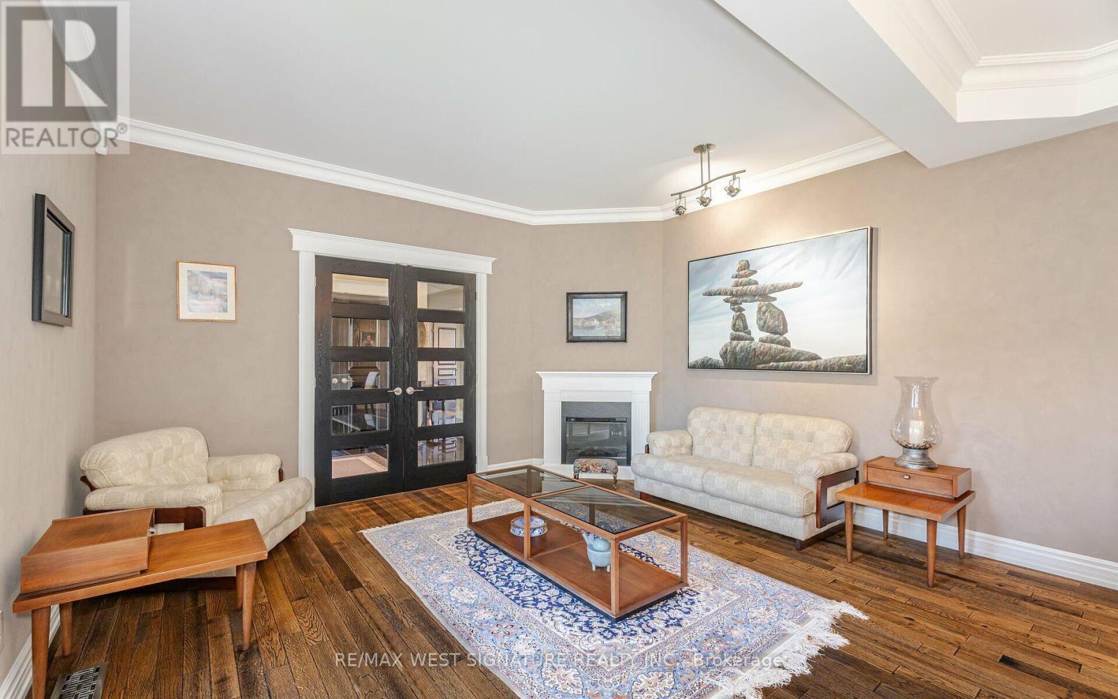16070 Keele Street, King, ON - Indoor Photo Showing Living Room With Fireplace