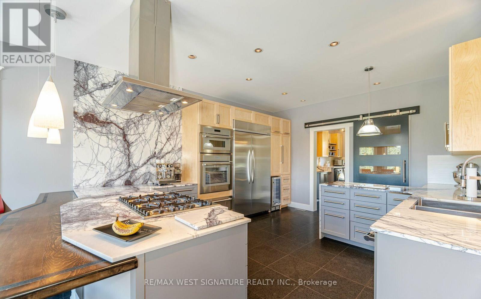16070 Keele Street, King, ON - Indoor Photo Showing Kitchen