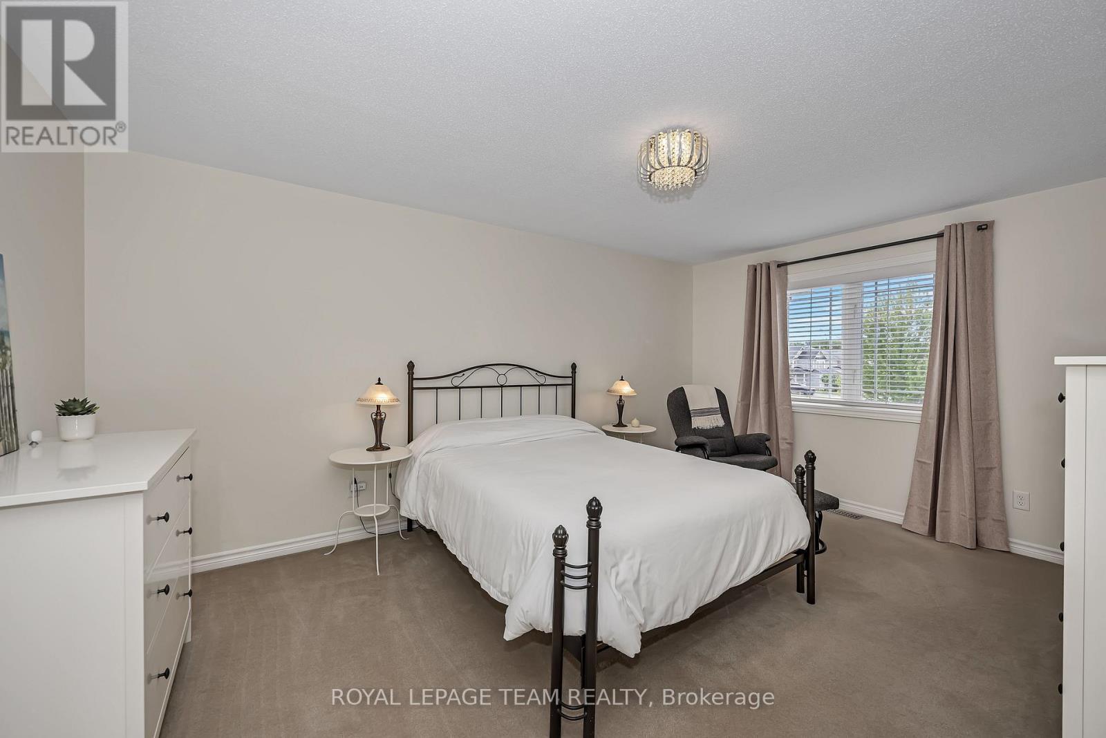 472 Celtic Ridge Crescent, Ottawa, ON - Indoor Photo Showing Bedroom