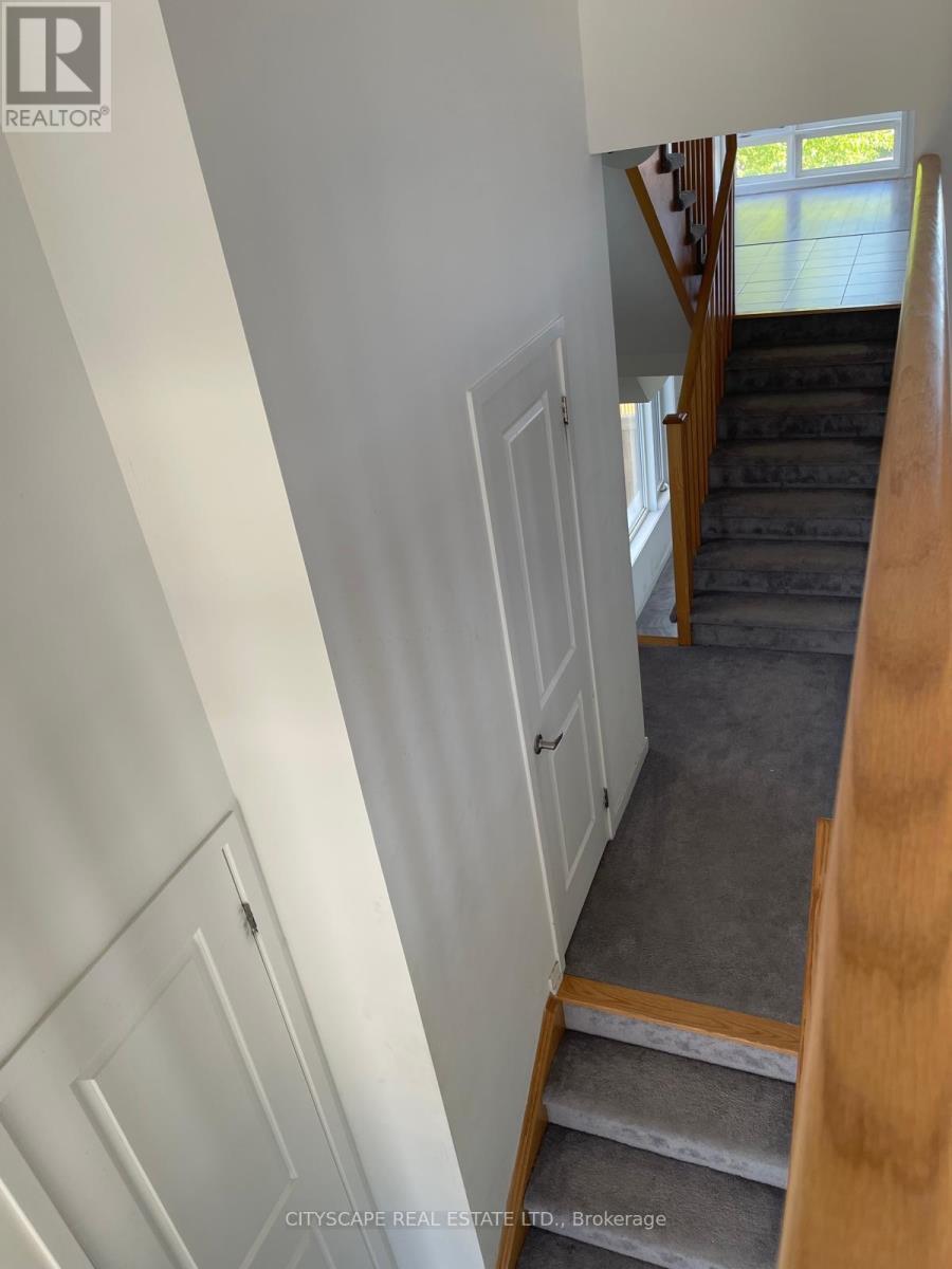 801 Heathrow Path, Oshawa, ON - Indoor Photo Showing Other Room