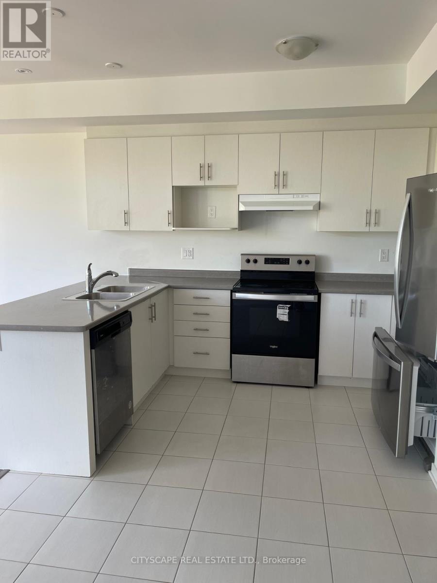 801 Heathrow Path, Oshawa, ON - Indoor Photo Showing Kitchen With Double Sink