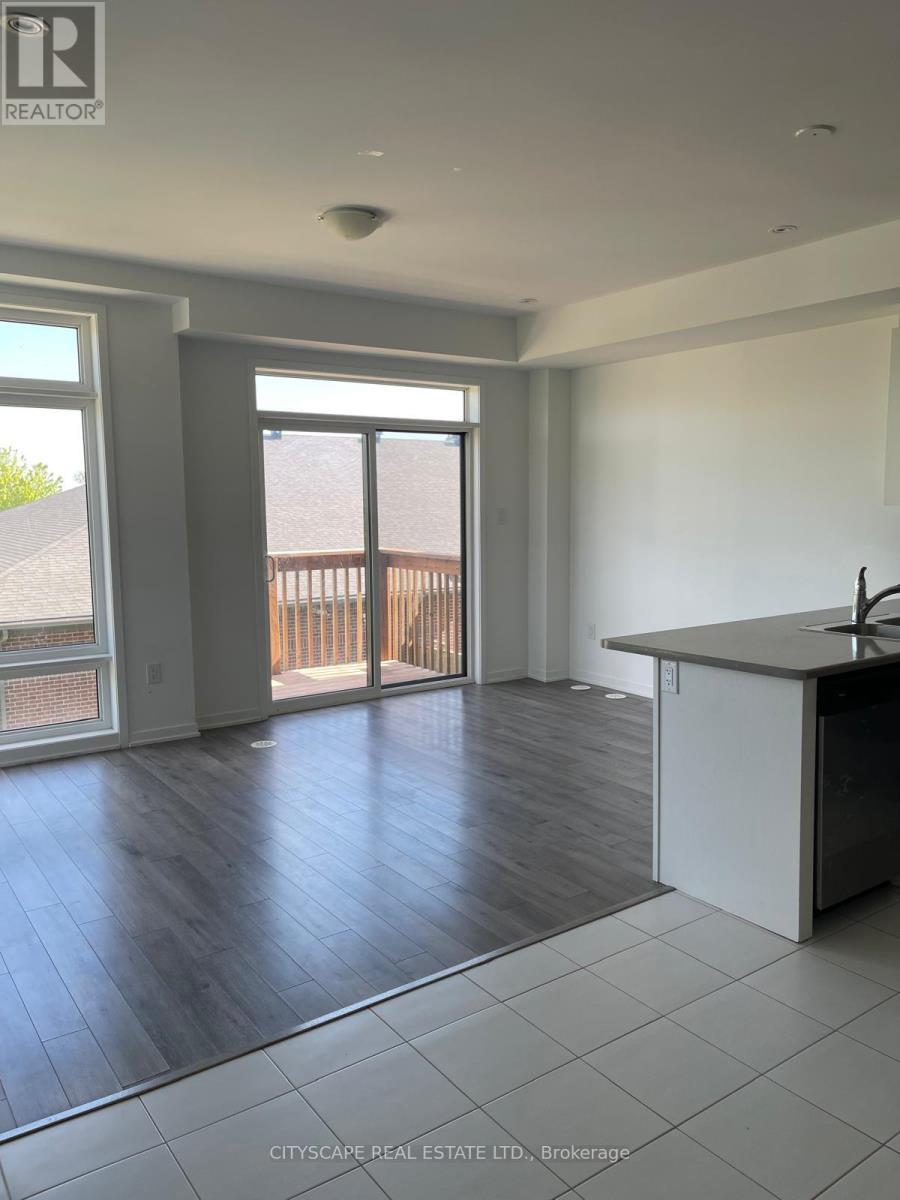 801 Heathrow Path, Oshawa, ON - Indoor