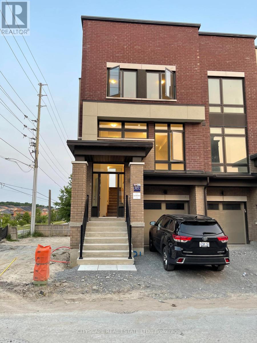 801 Heathrow Path, Oshawa, ON - Outdoor