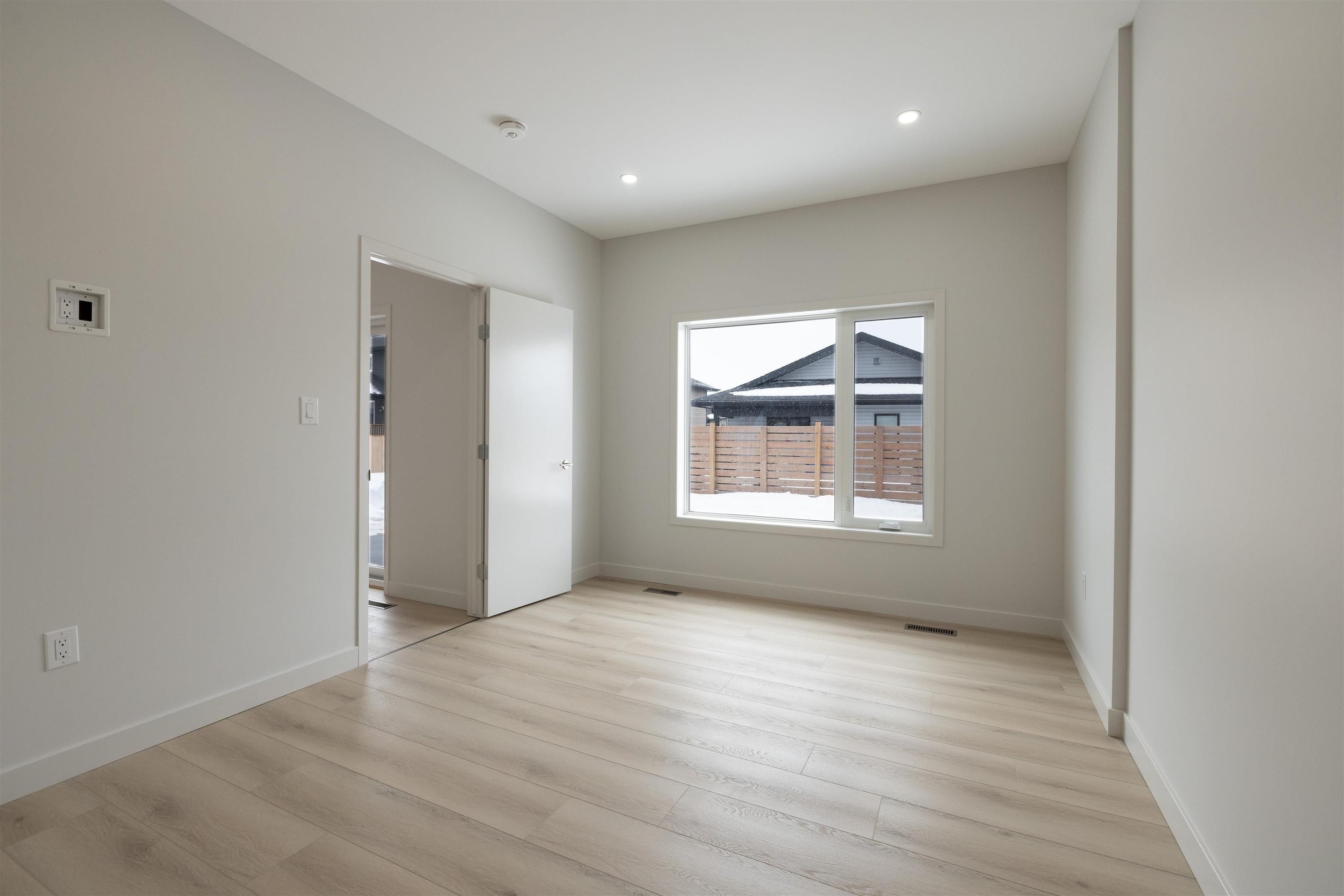 828 Weiler Boulevard, Thunder Bay, ON - Indoor Photo Showing Other Room