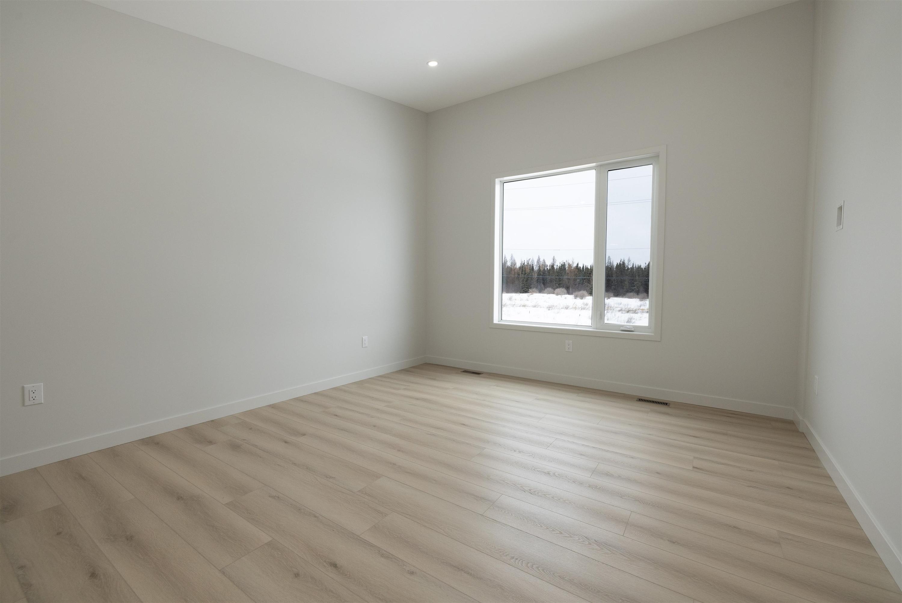 828 Weiler Boulevard, Thunder Bay, ON - Indoor Photo Showing Other Room
