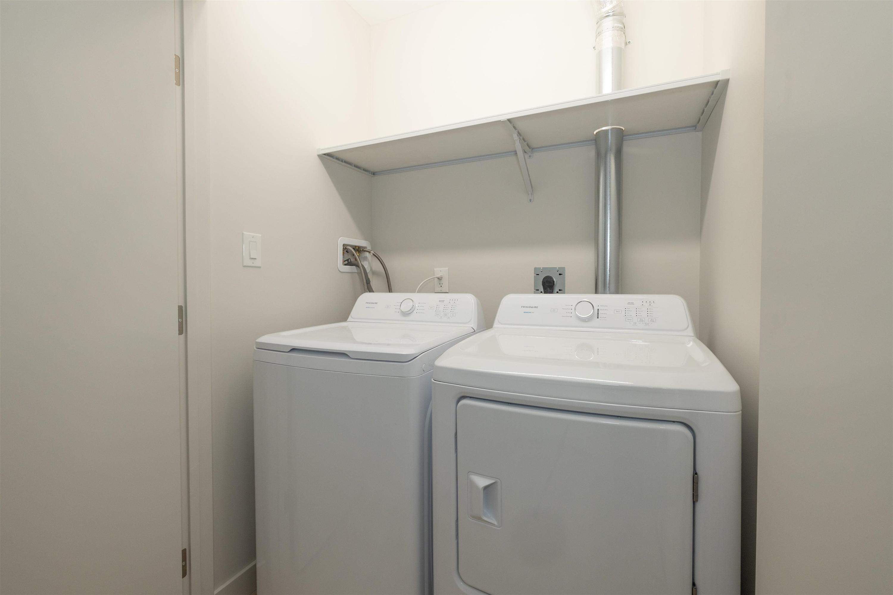 828 Weiler Boulevard, Thunder Bay, ON - Indoor Photo Showing Laundry Room