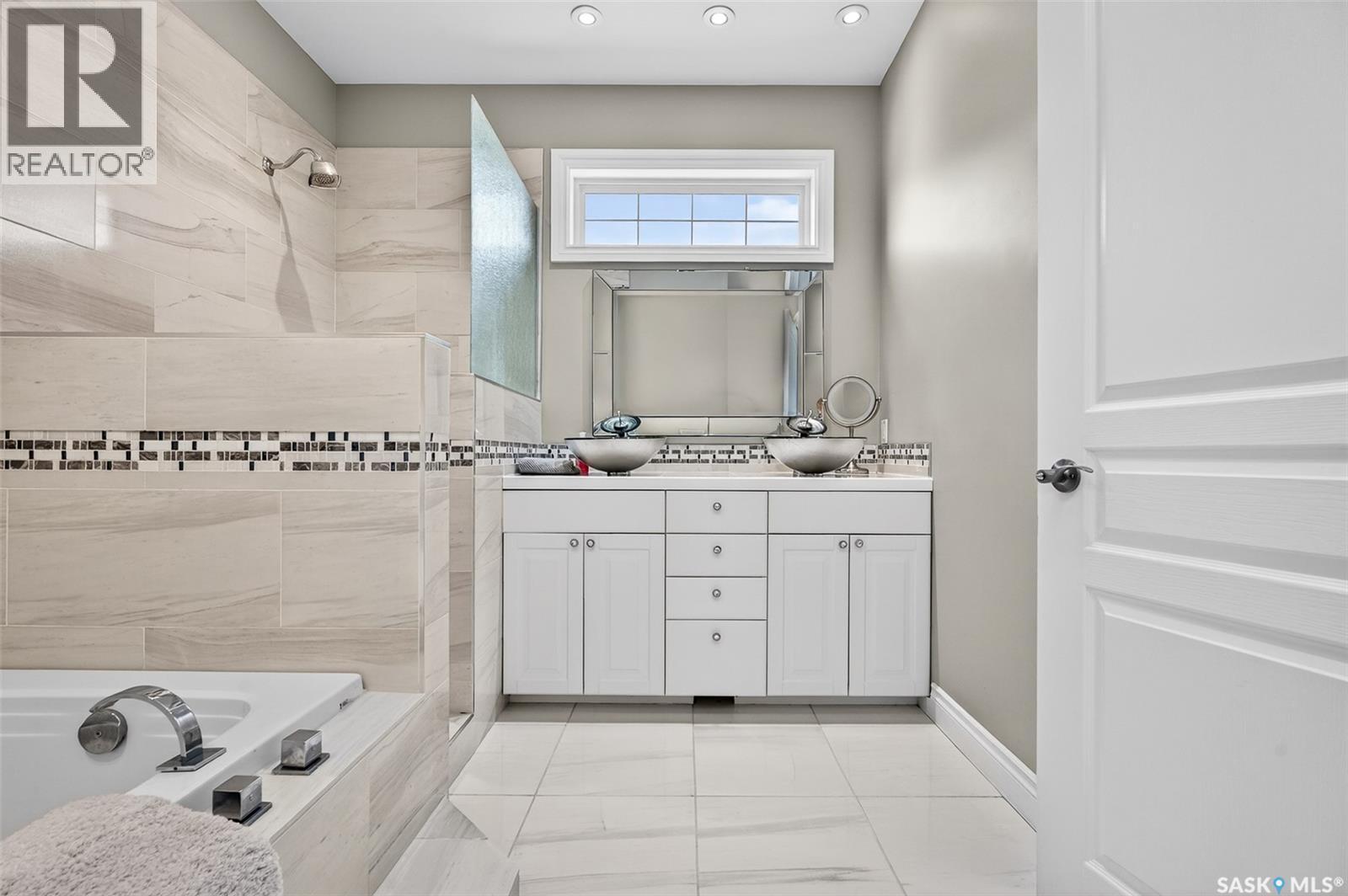 66 Everton Crescent, Moose Jaw, SK - Indoor Photo Showing Bathroom
