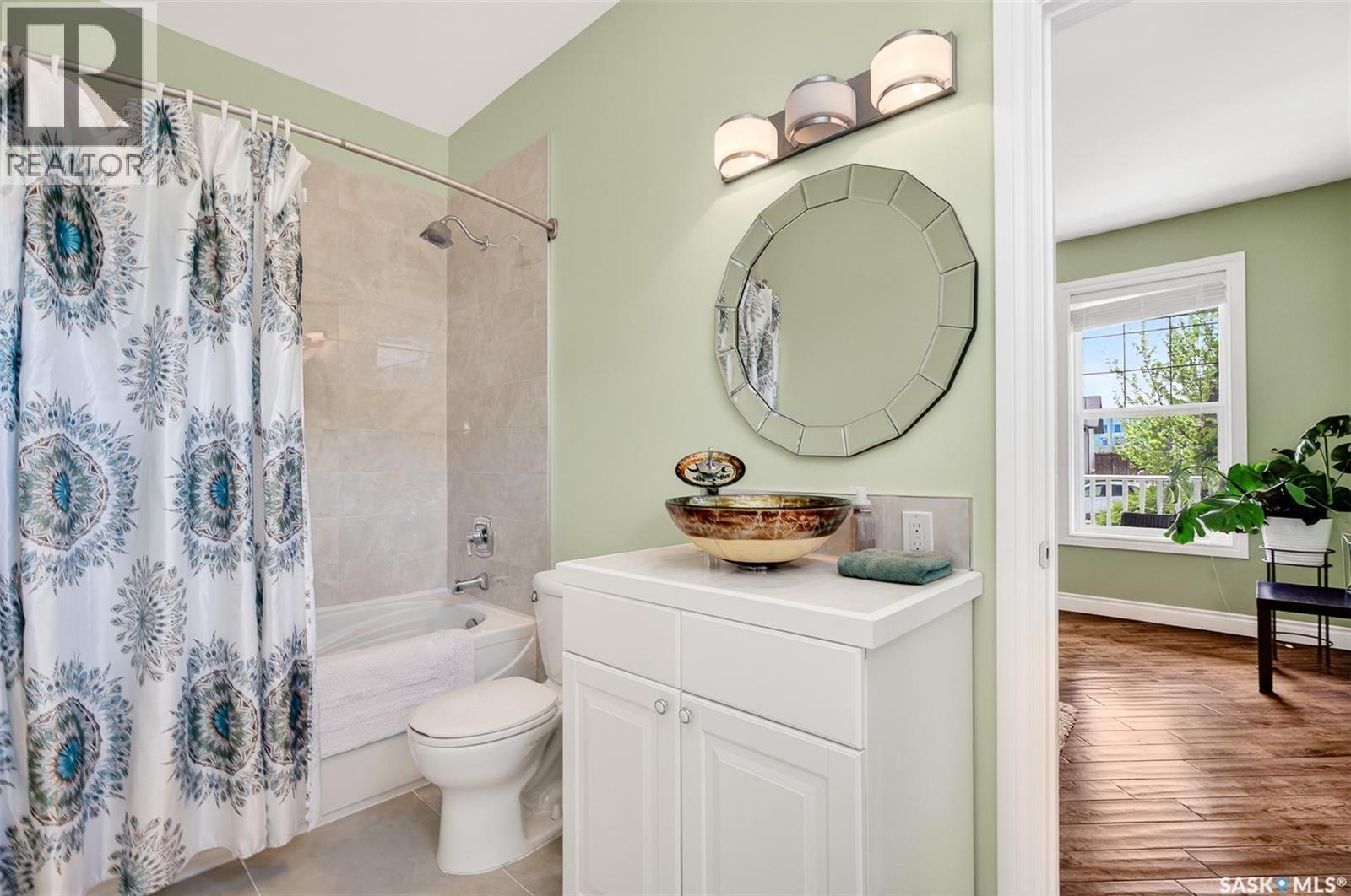 66 Everton Crescent, Moose Jaw, SK - Indoor Photo Showing Bathroom