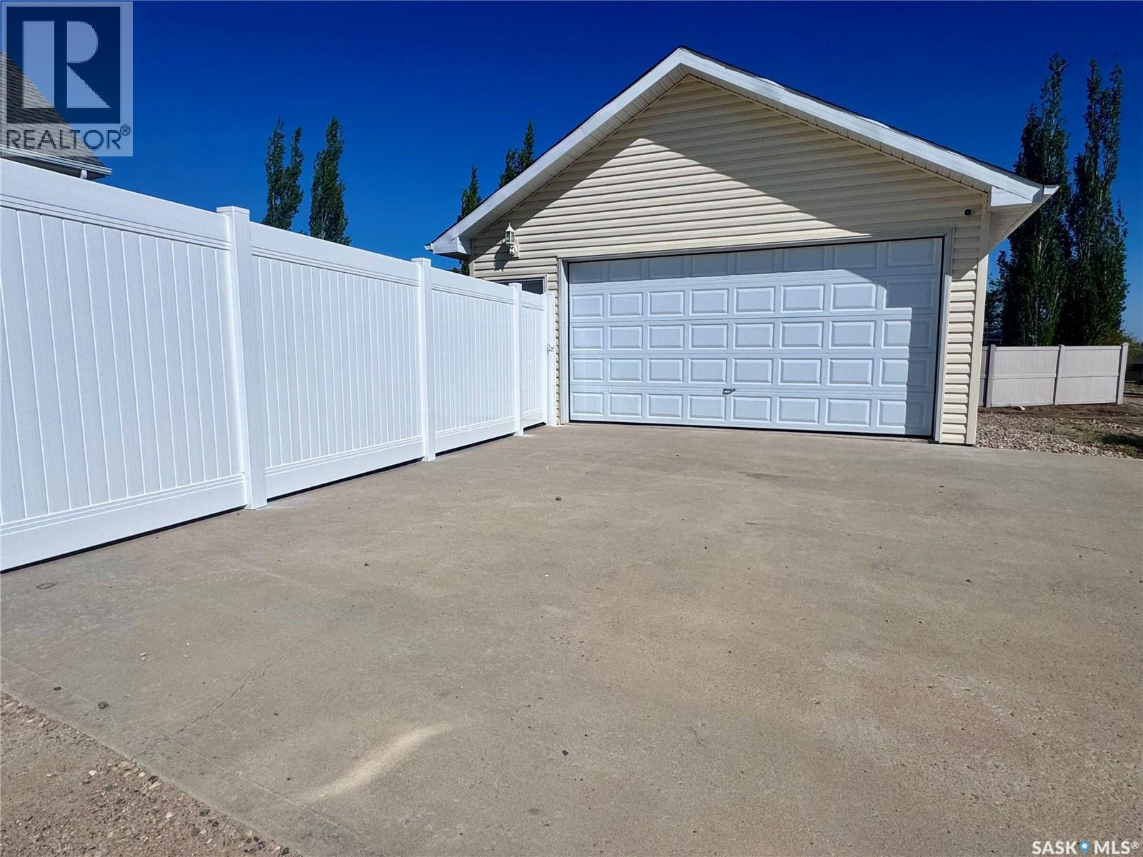 66 Everton Crescent, Moose Jaw, SK - Outdoor