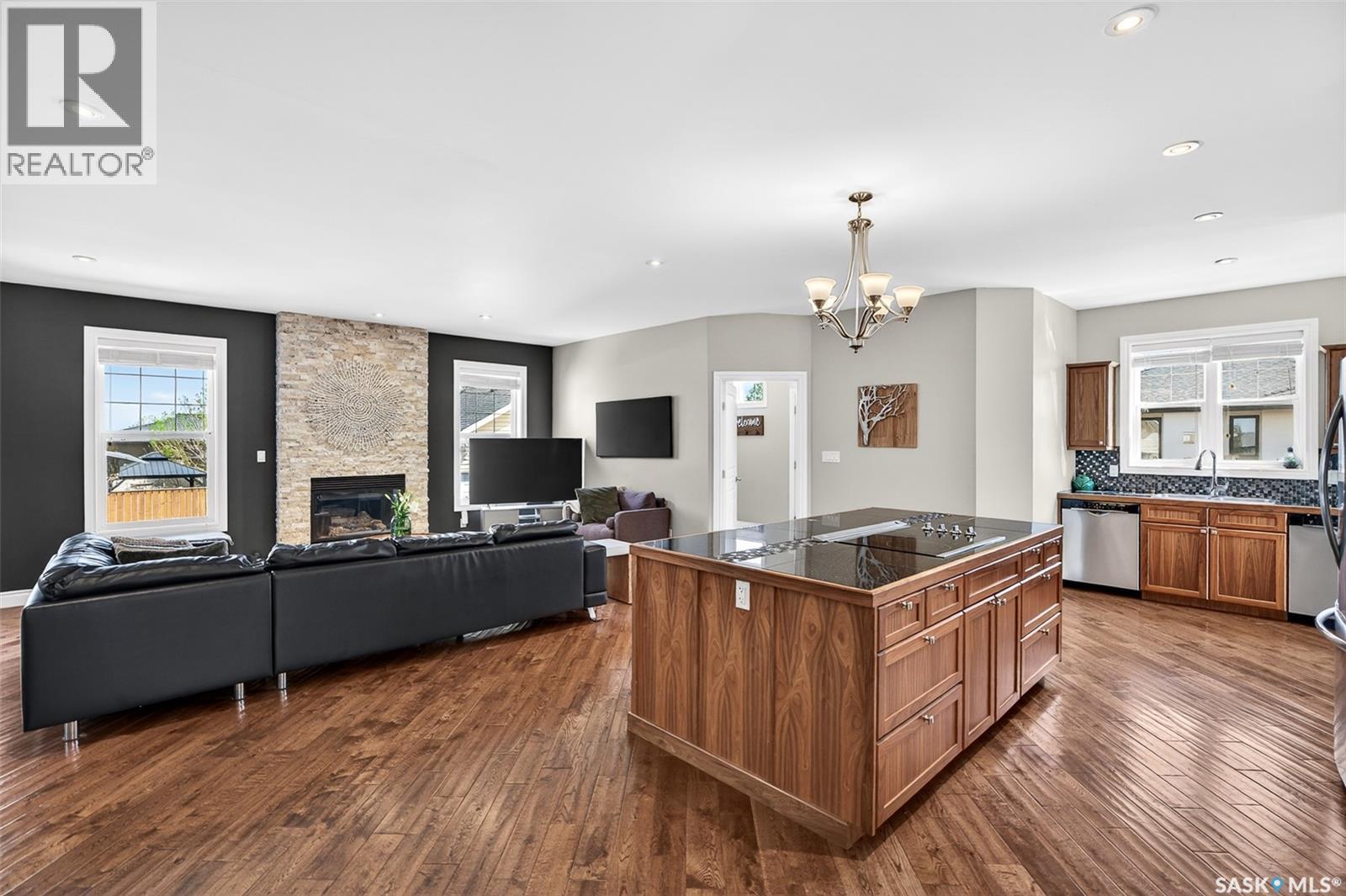 66 Everton Crescent, Moose Jaw, SK - Indoor With Fireplace