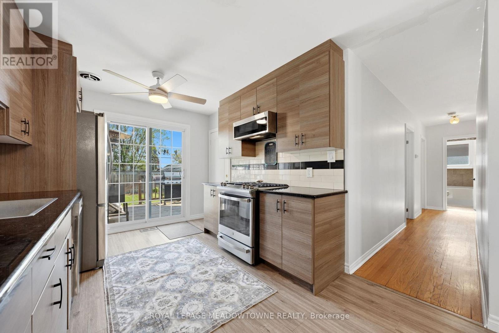 26 Moultrey Crescent, Halton Hills, ON - Indoor Photo Showing Kitchen