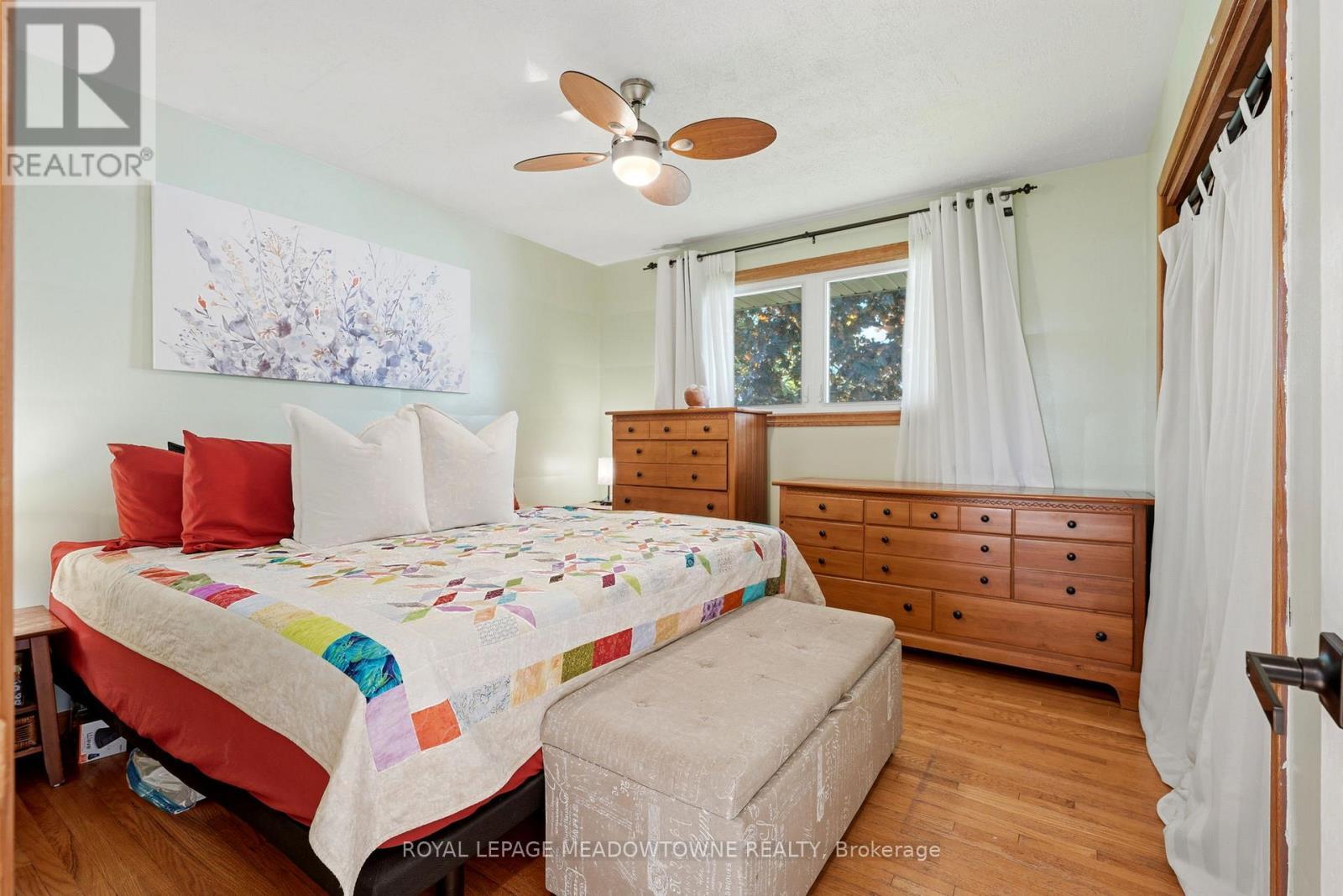 26 Moultrey Crescent, Halton Hills, ON - Indoor Photo Showing Bedroom