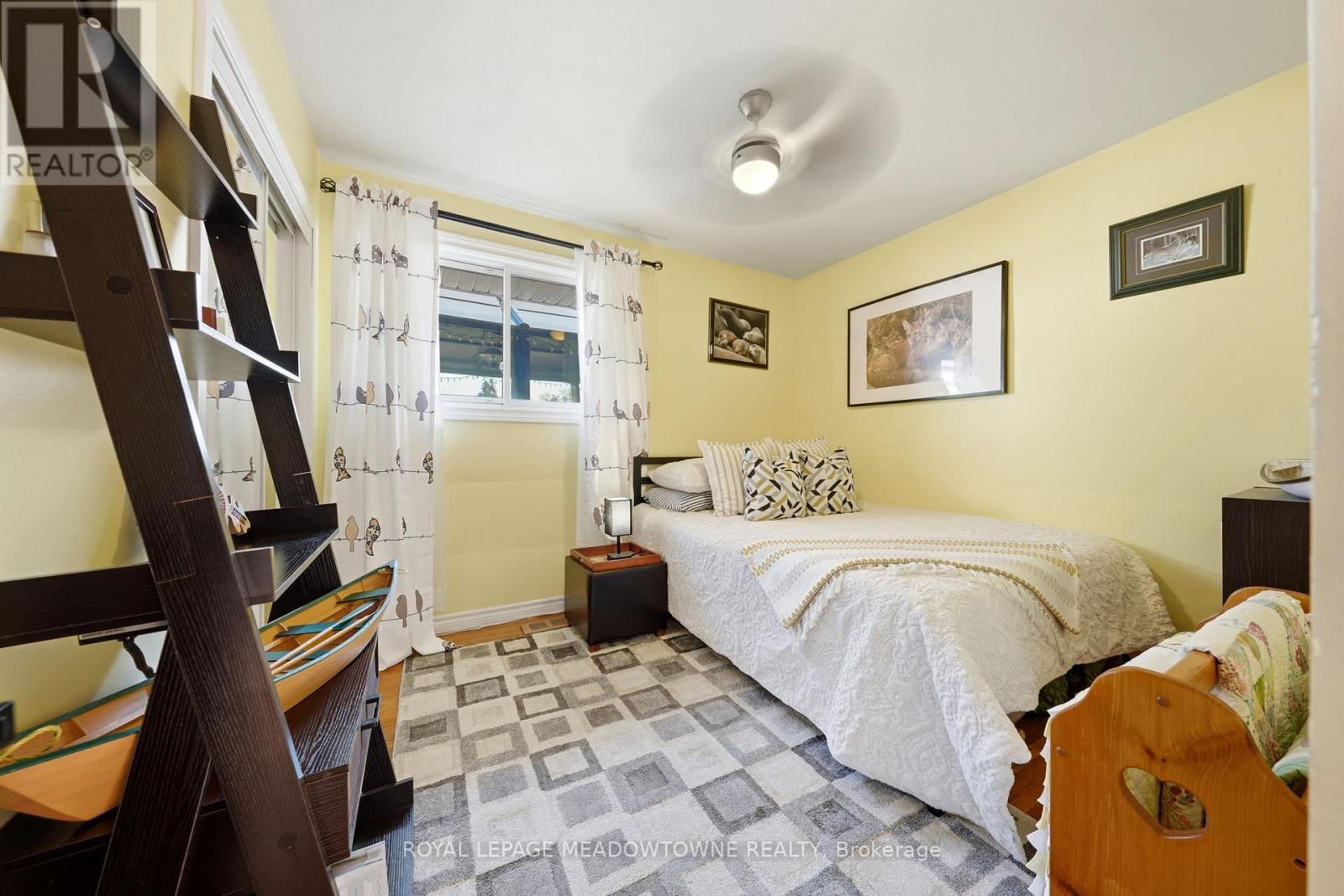 26 Moultrey Crescent, Halton Hills, ON - Indoor Photo Showing Bedroom