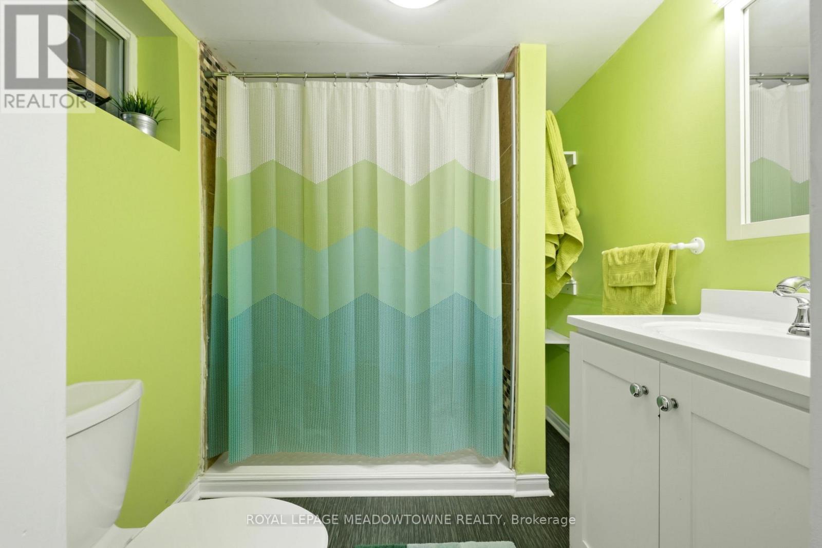 26 Moultrey Crescent, Halton Hills, ON - Indoor Photo Showing Bathroom