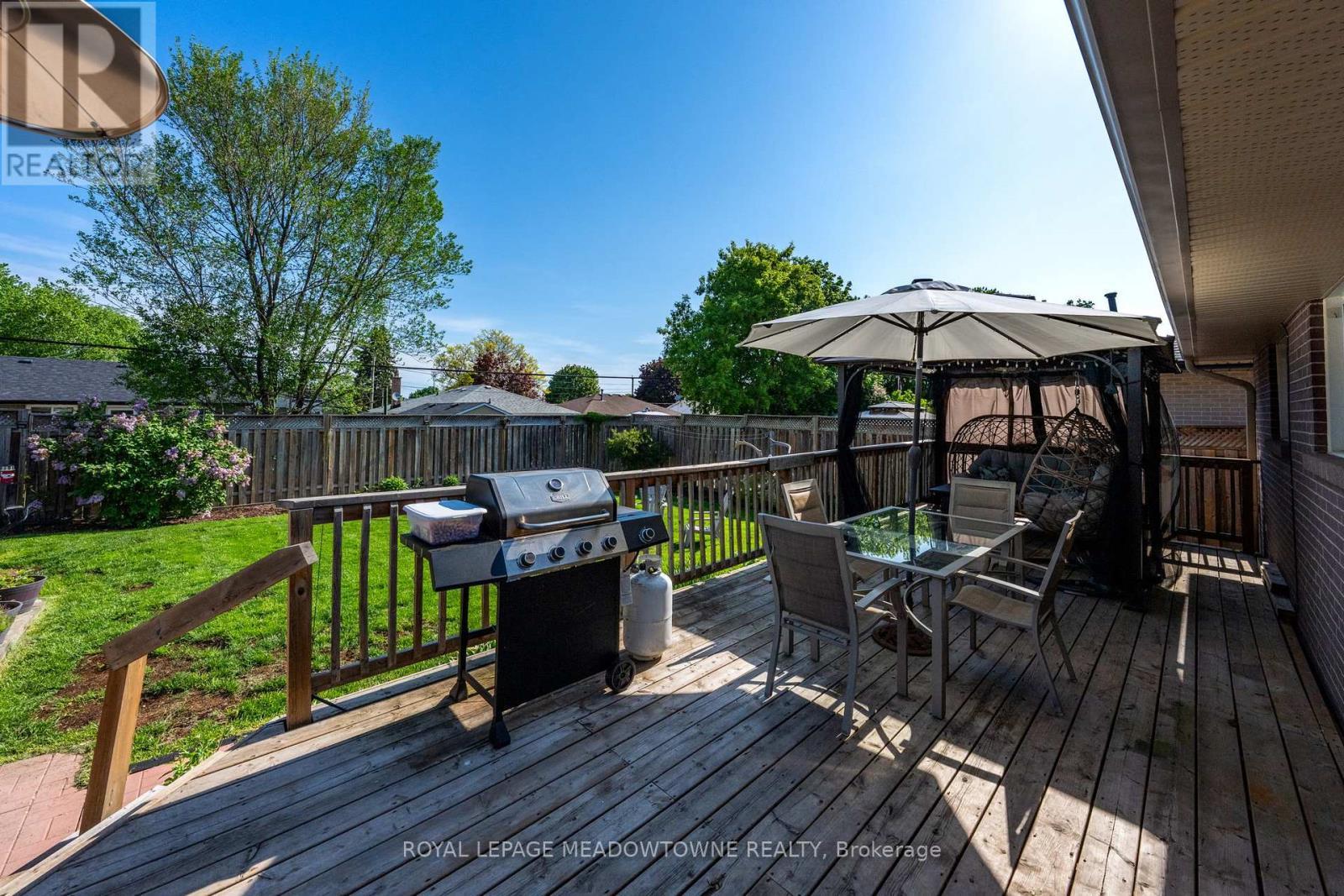 26 Moultrey Crescent, Halton Hills, ON - Outdoor With Deck Patio Veranda