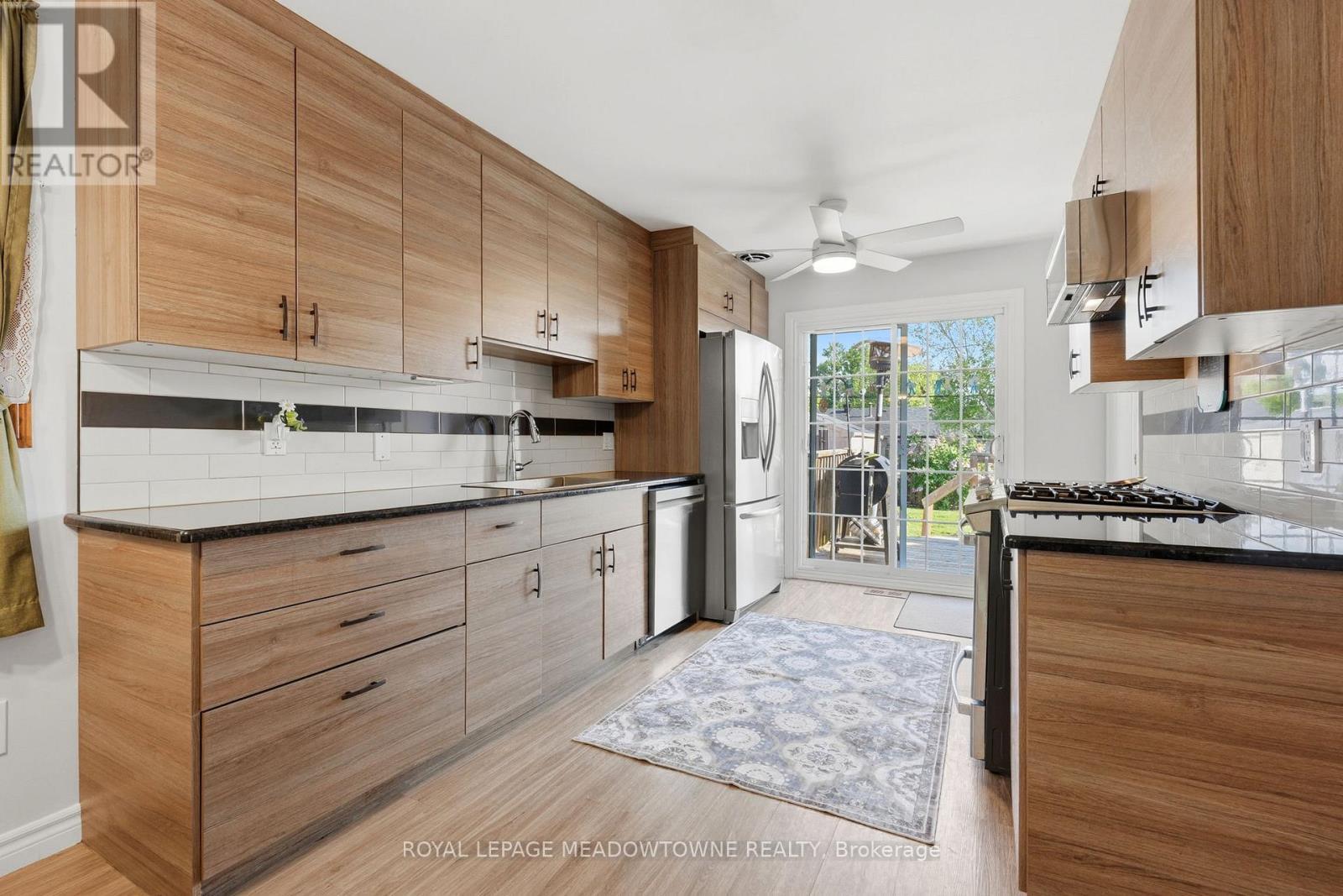 26 Moultrey Crescent, Halton Hills, ON - Indoor Photo Showing Kitchen