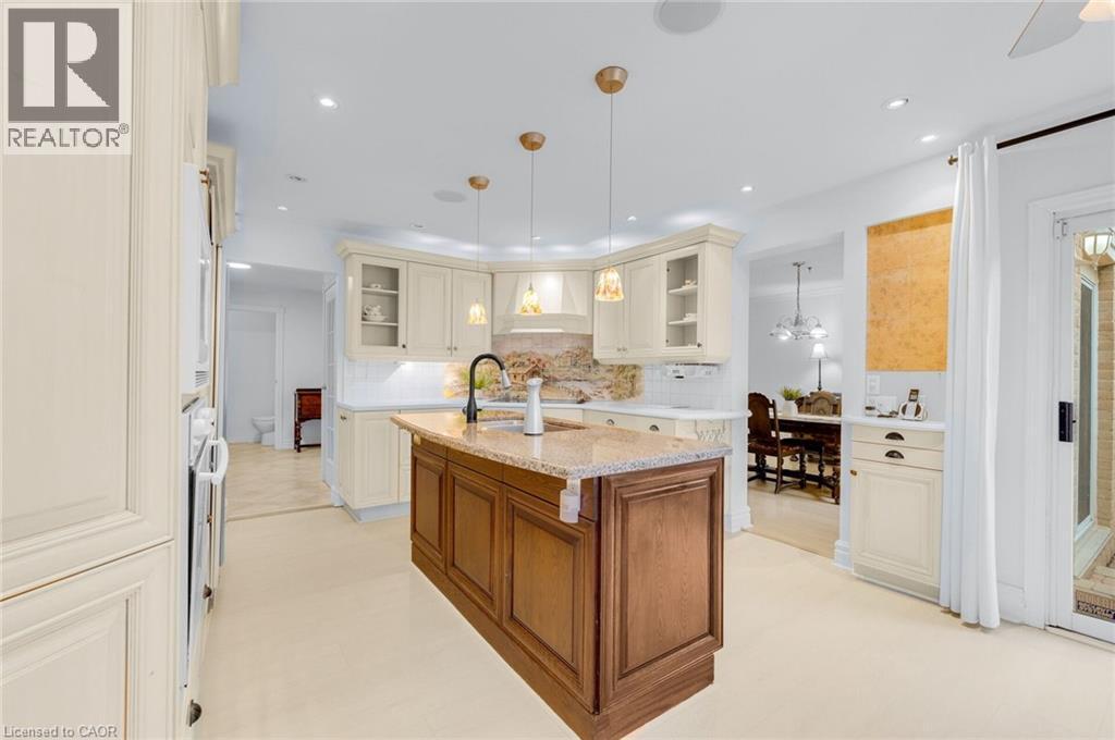 6366 Miller'S Grove, Mississauga, ON - Indoor Photo Showing Kitchen With Double Sink