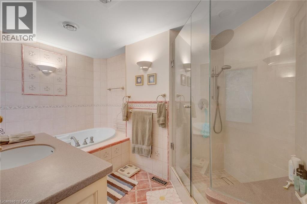 6366 Miller'S Grove, Mississauga, ON - Indoor Photo Showing Bathroom