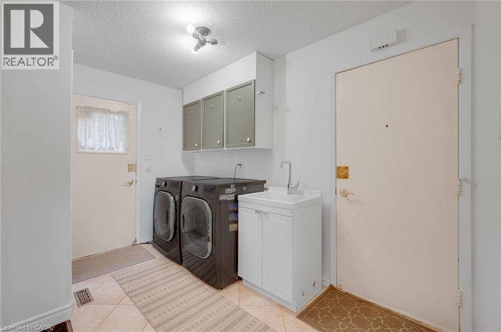 6366 Miller'S Grove, Mississauga, ON - Indoor Photo Showing Laundry Room