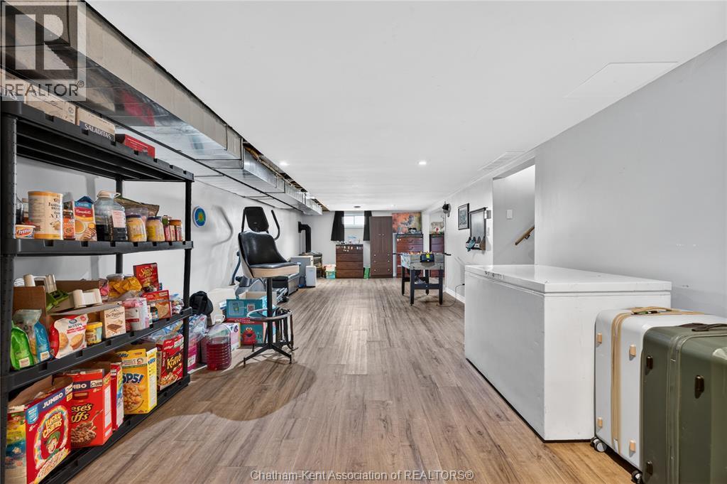 944 Mcnaughton Avenue, Chatham, ON - Indoor Photo Showing Laundry Room