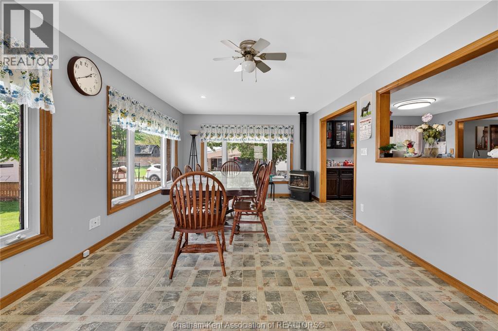 944 Mcnaughton Avenue, Chatham, ON - Indoor Photo Showing Dining Room