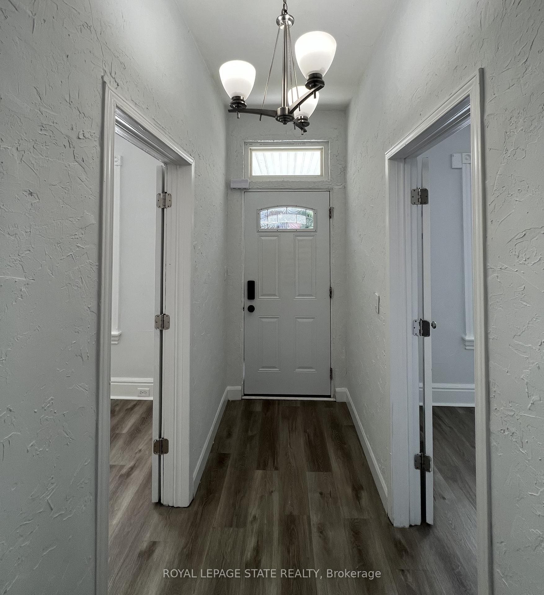 44 Madison Avenue, Hamilton, ON - Indoor Photo Showing Other Room
