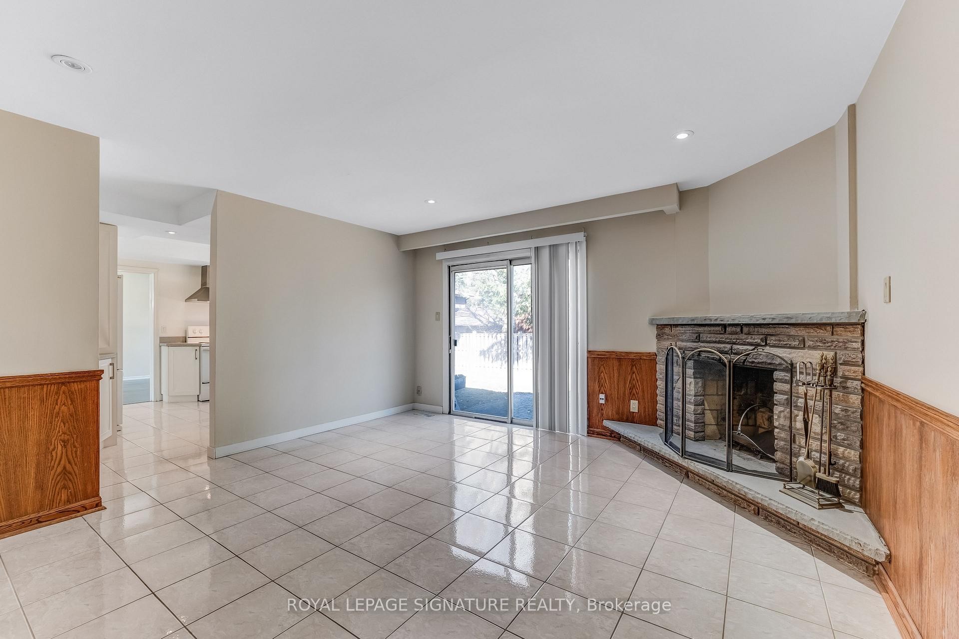 3161 Bayview Avenue, Toronto, ON - Indoor With Fireplace