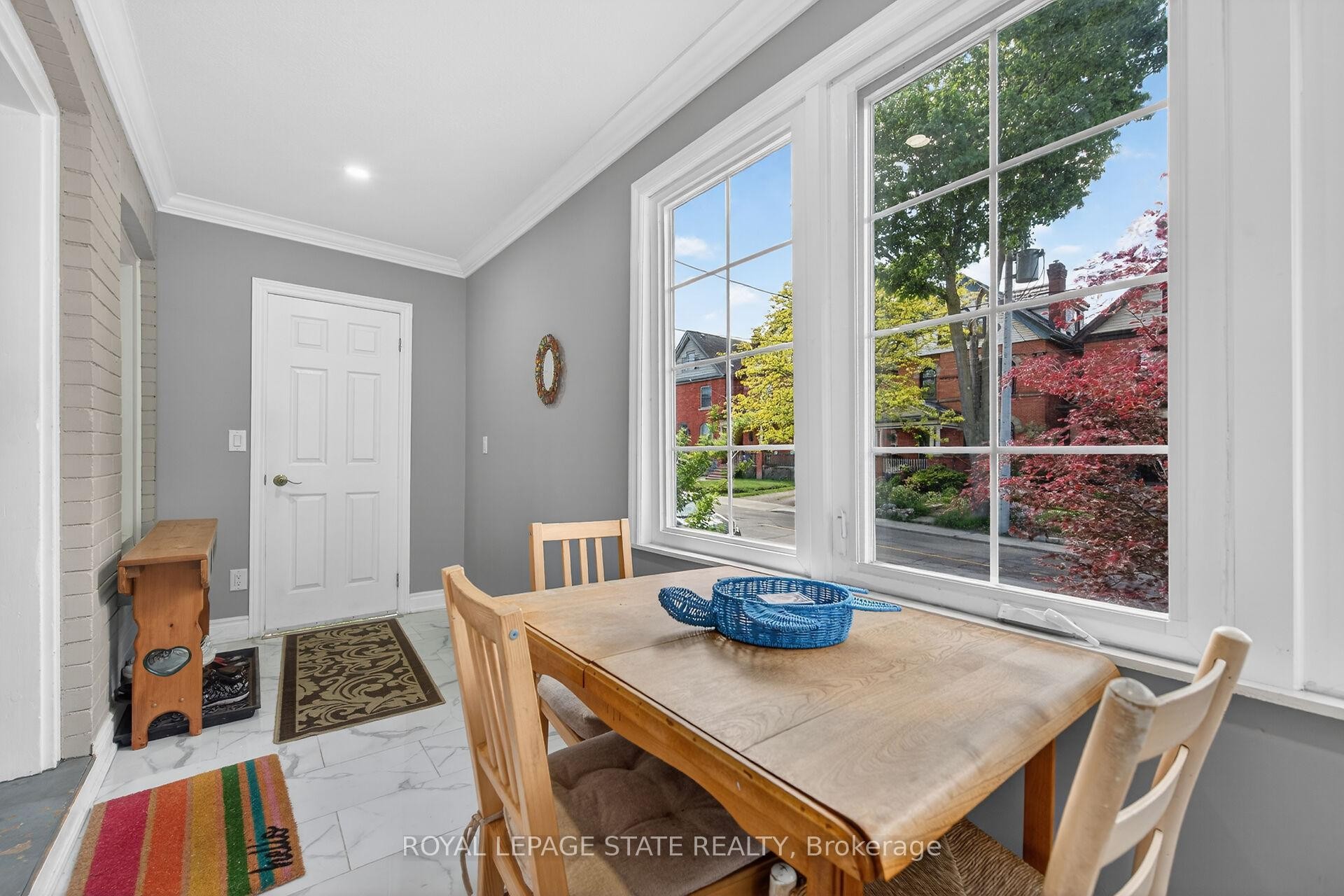 219 Hess Street S, Hamilton, ON - Indoor Photo Showing Dining Room