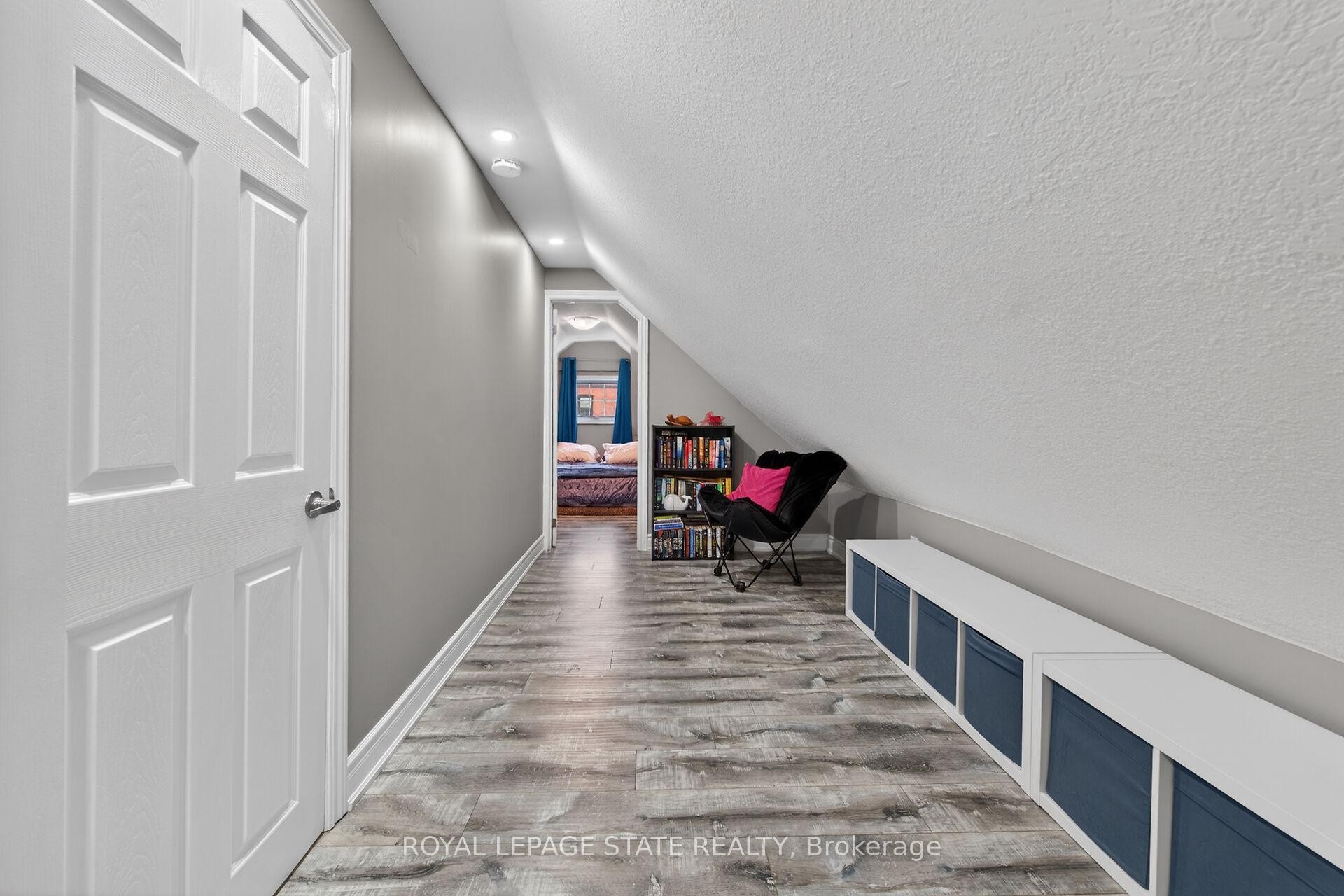 219 Hess Street S, Hamilton, ON - Indoor Photo Showing Other Room