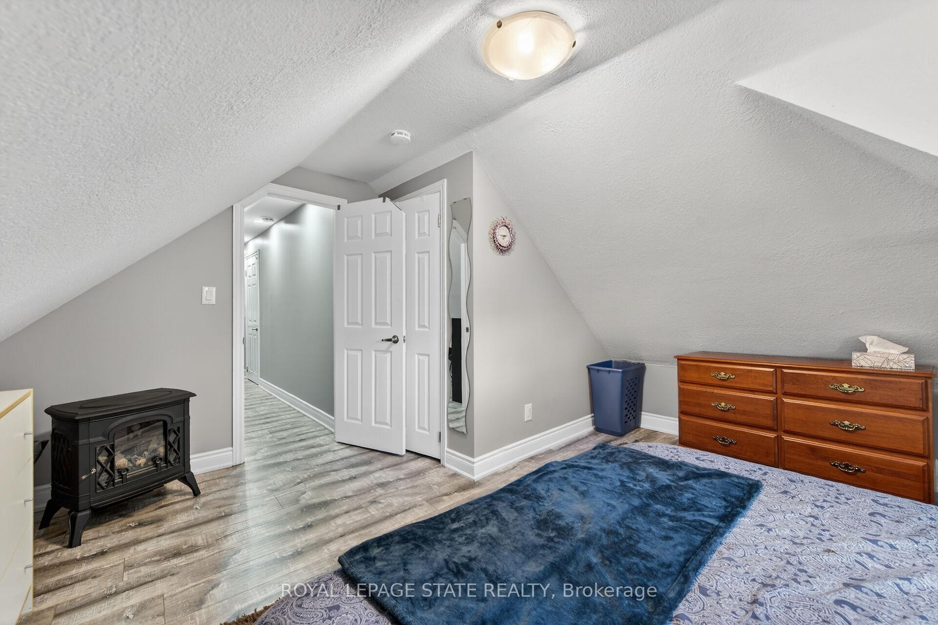 219 Hess Street S, Hamilton, ON - Indoor