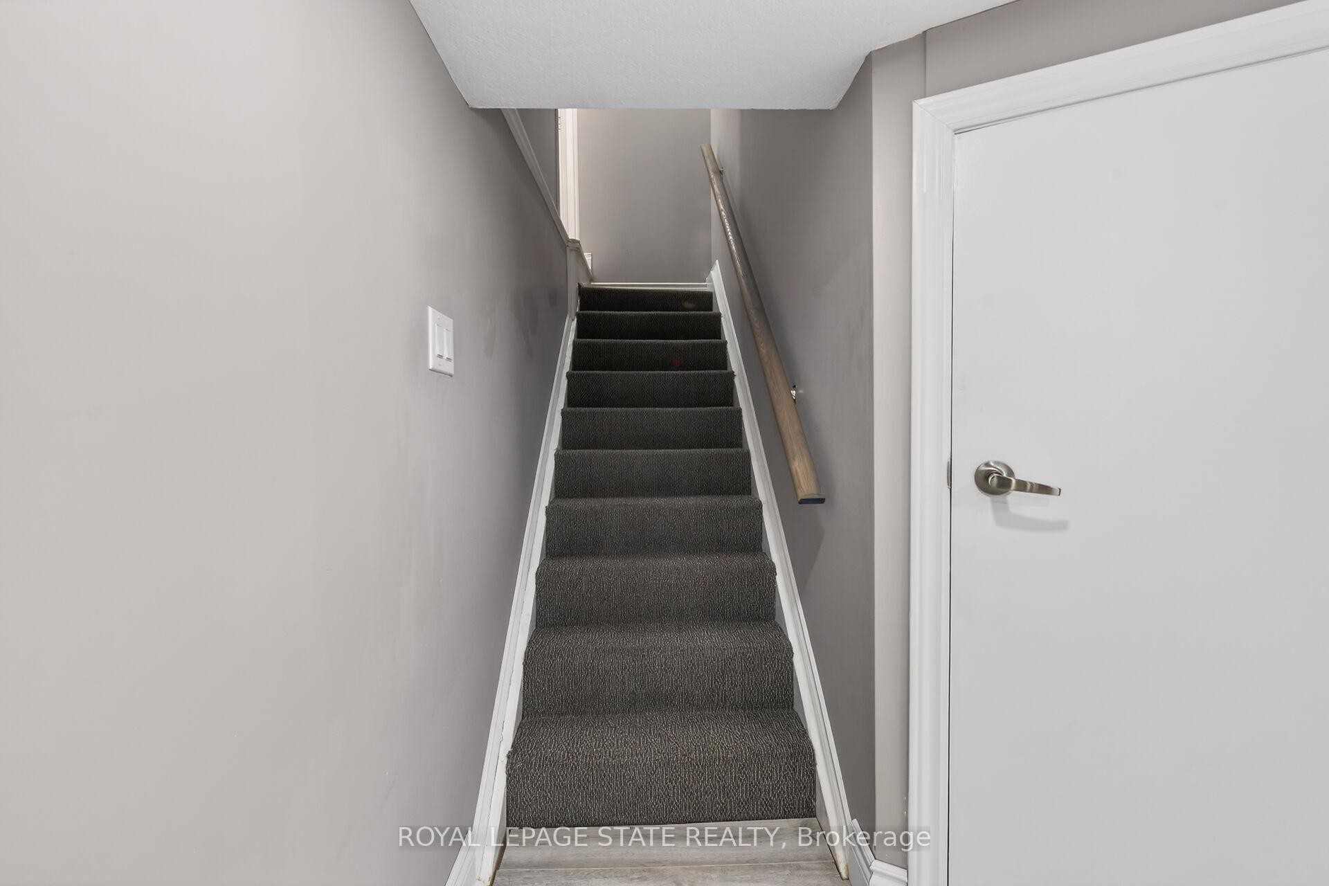 219 Hess Street S, Hamilton, ON - Indoor Photo Showing Other Room