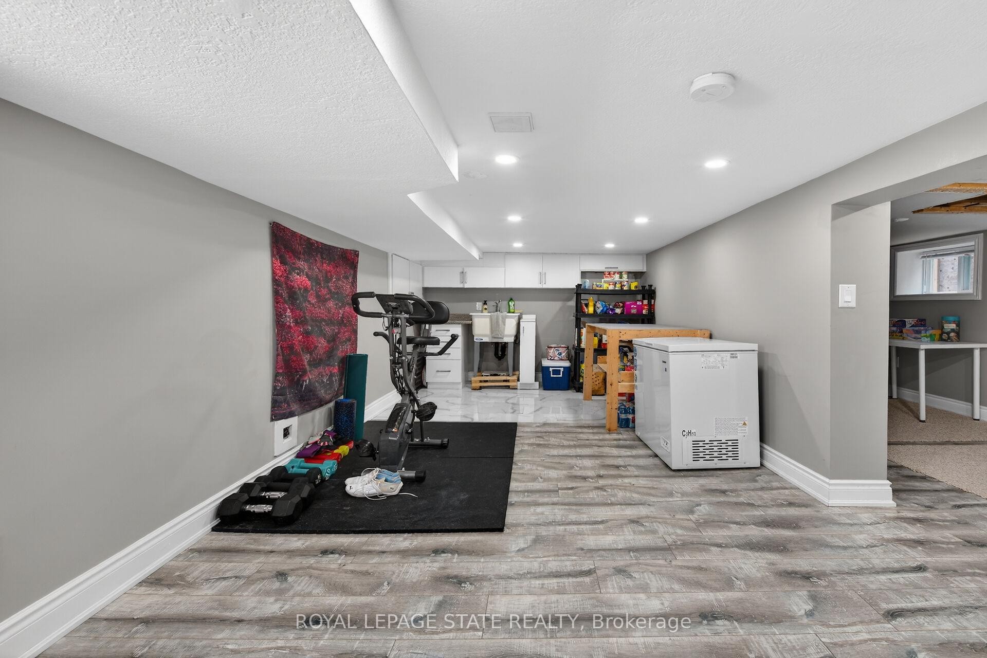 219 Hess Street S, Hamilton, ON - Indoor