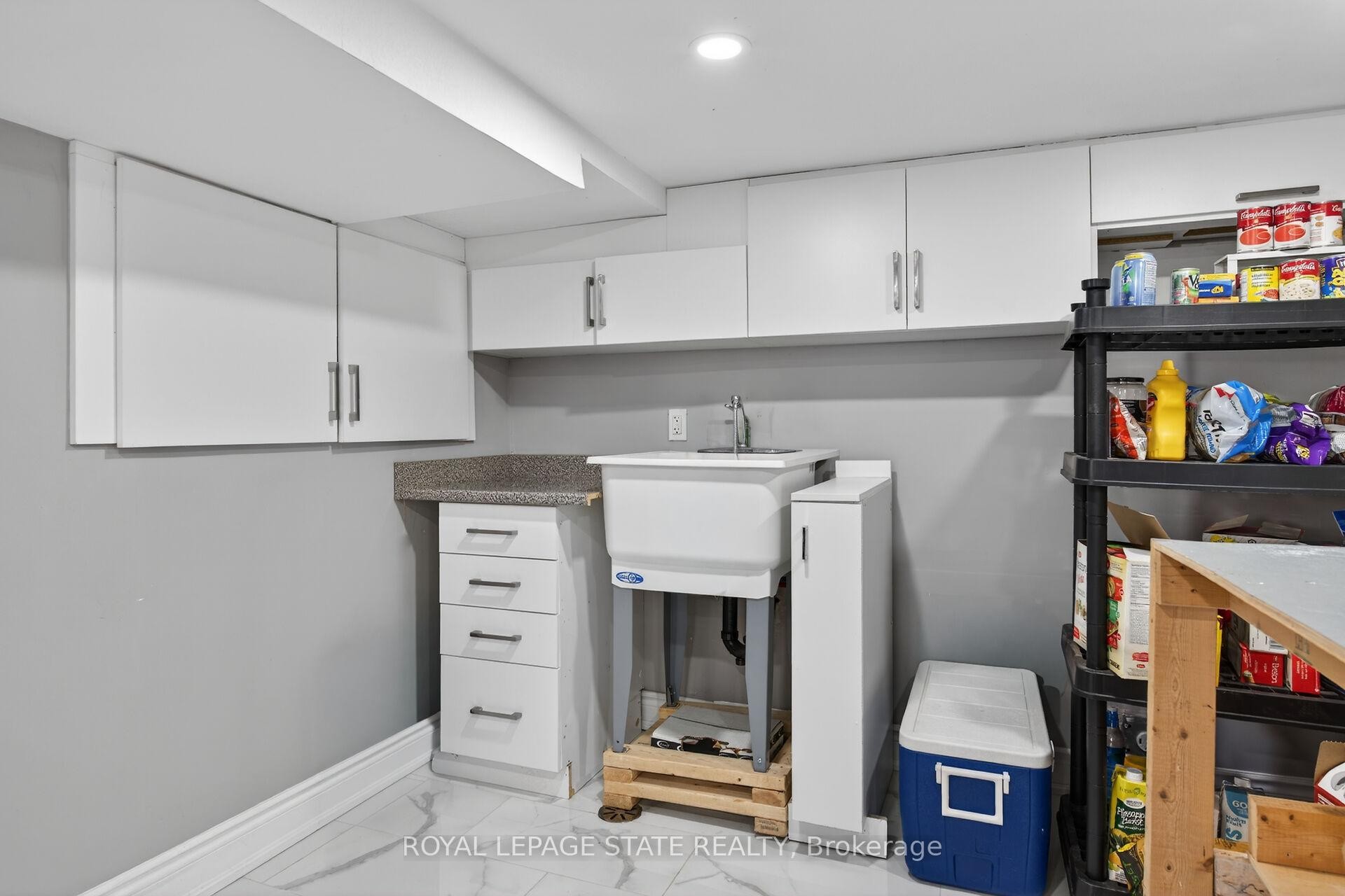 219 Hess Street S, Hamilton, ON - Indoor
