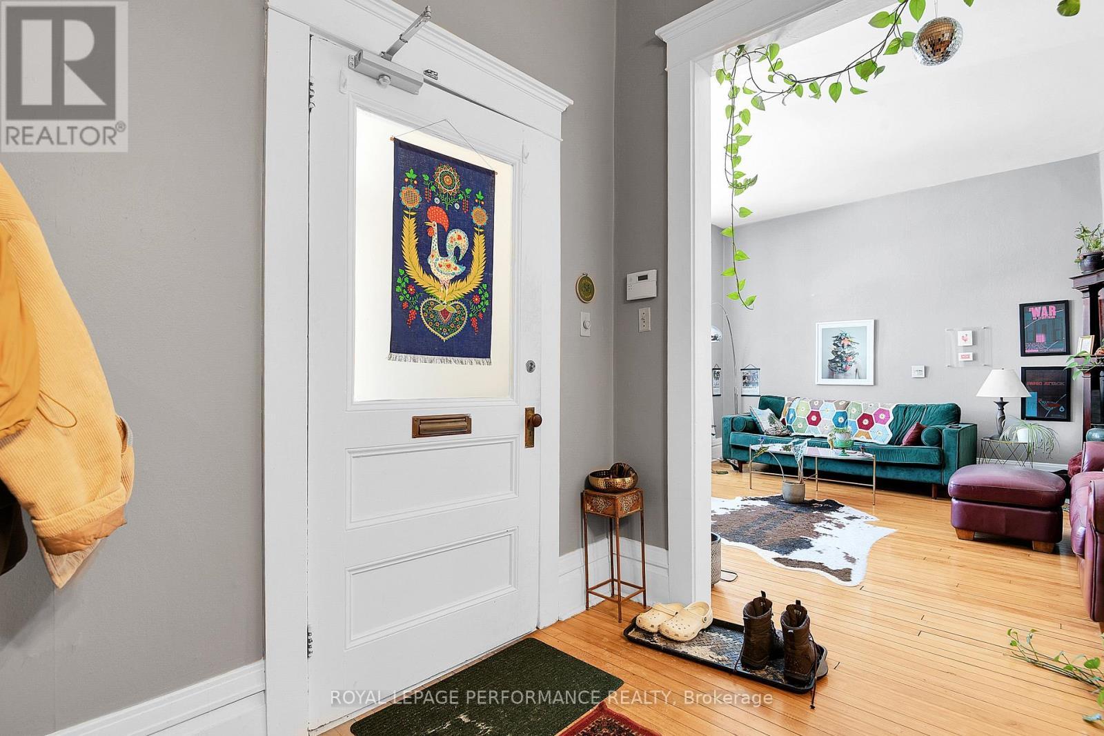 66 Delaware Avenue, Ottawa, ON - Indoor Photo Showing Other Room