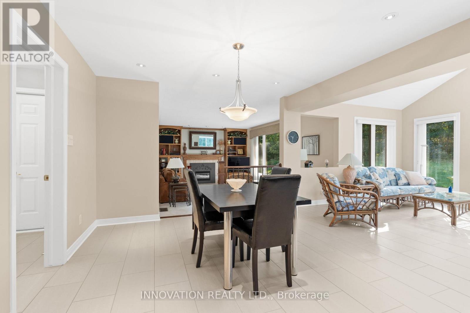 1410 Sherruby Way, Ottawa, ON - Indoor Photo Showing Dining Room