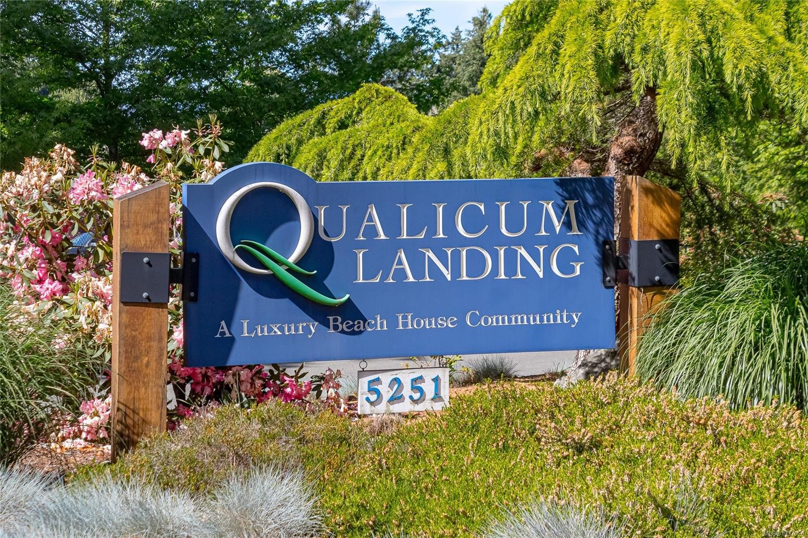 #15-5251 Island Hwy West, Qualicum Beach, BC