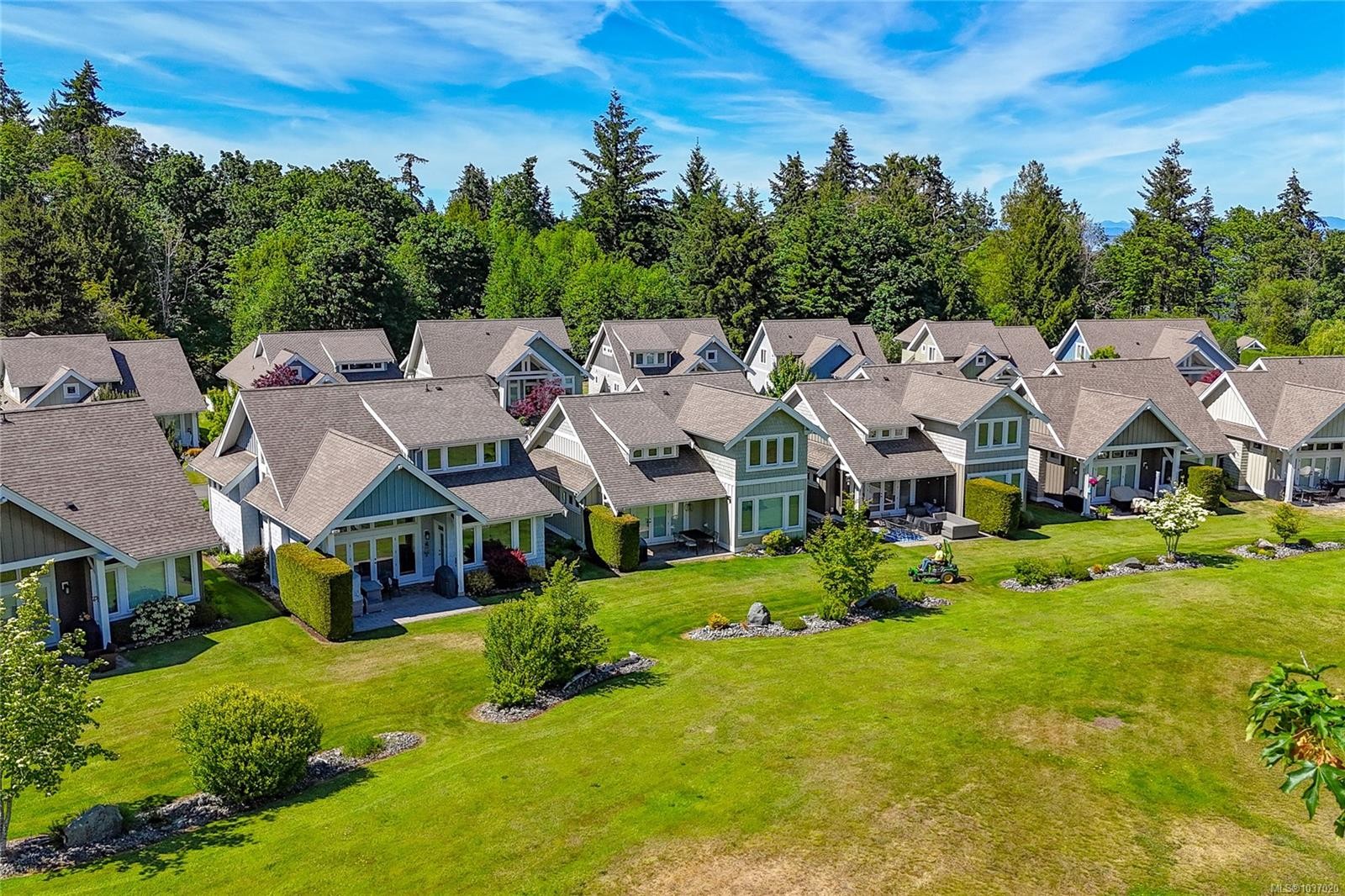 #15-5251 Island Hwy West, Qualicum Beach, BC