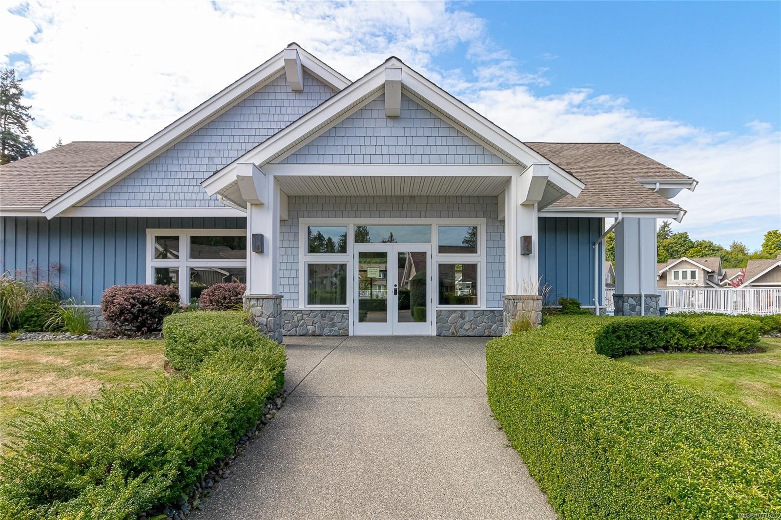 #15-5251 Island Hwy West, Qualicum Beach, BC