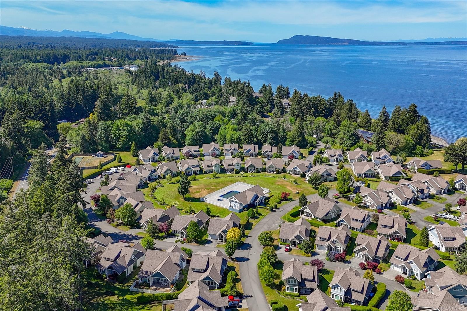 #15-5251 Island Hwy West, Qualicum Beach, BC