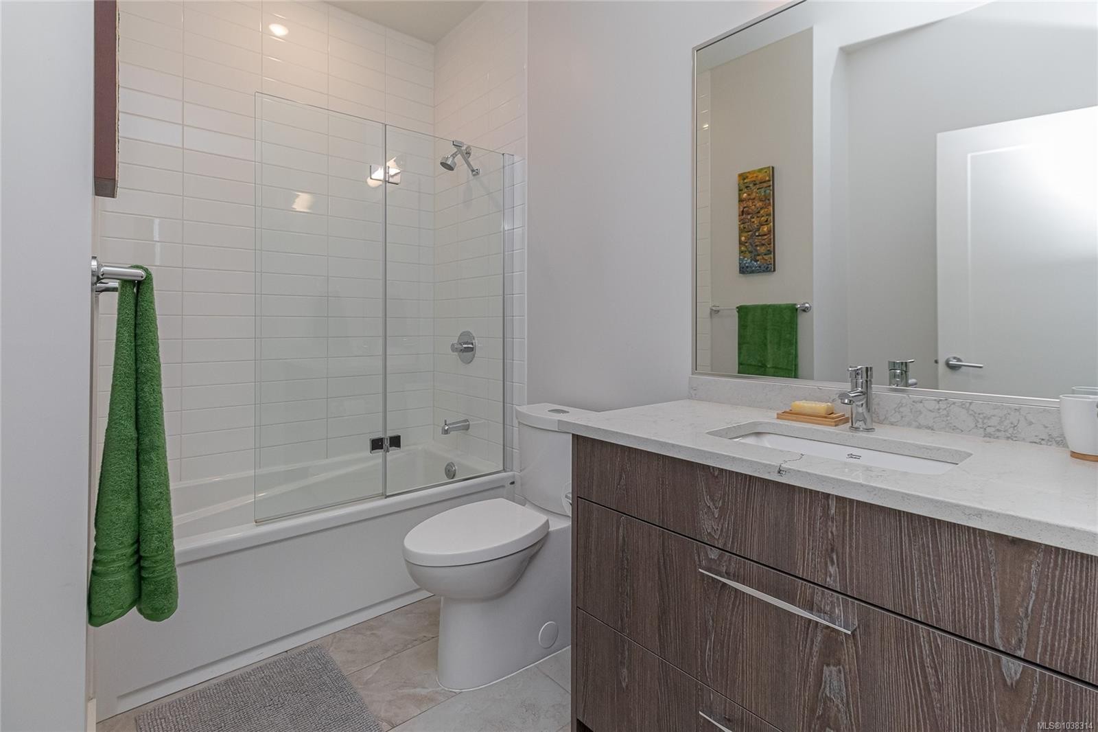 #103-9864 Fourth St, Sidney, BC - Indoor Photo Showing Bathroom