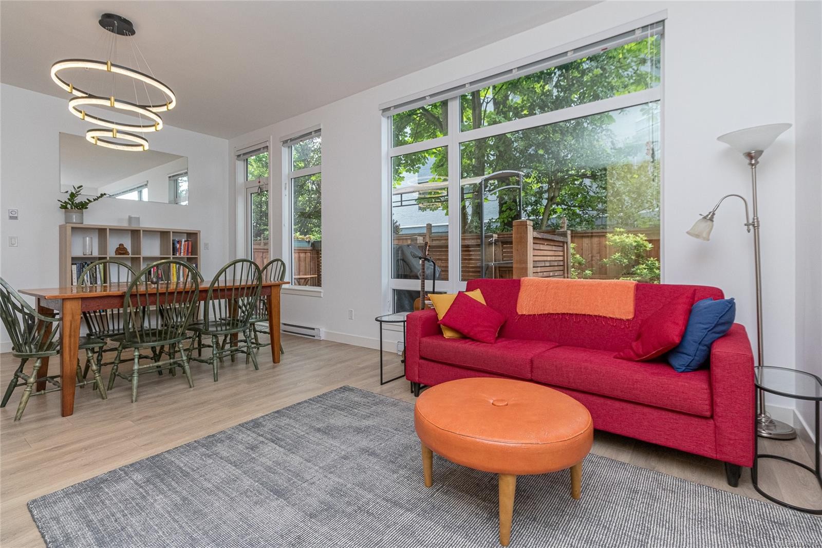 #103-9864 Fourth St, Sidney, BC - Indoor