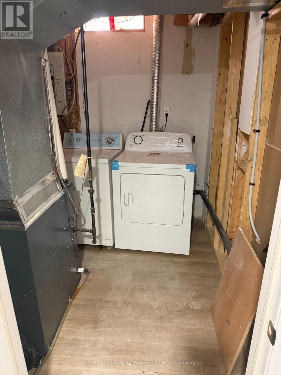 82 Jack Monkman Crescent, Markham, ON - Indoor Photo Showing Laundry Room