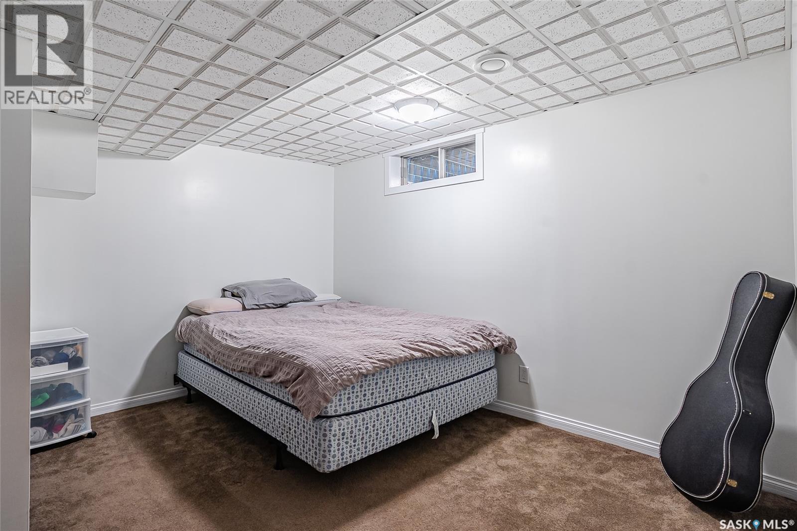215 Neatby Crescent, Saskatoon, SK - Indoor Photo Showing Bedroom