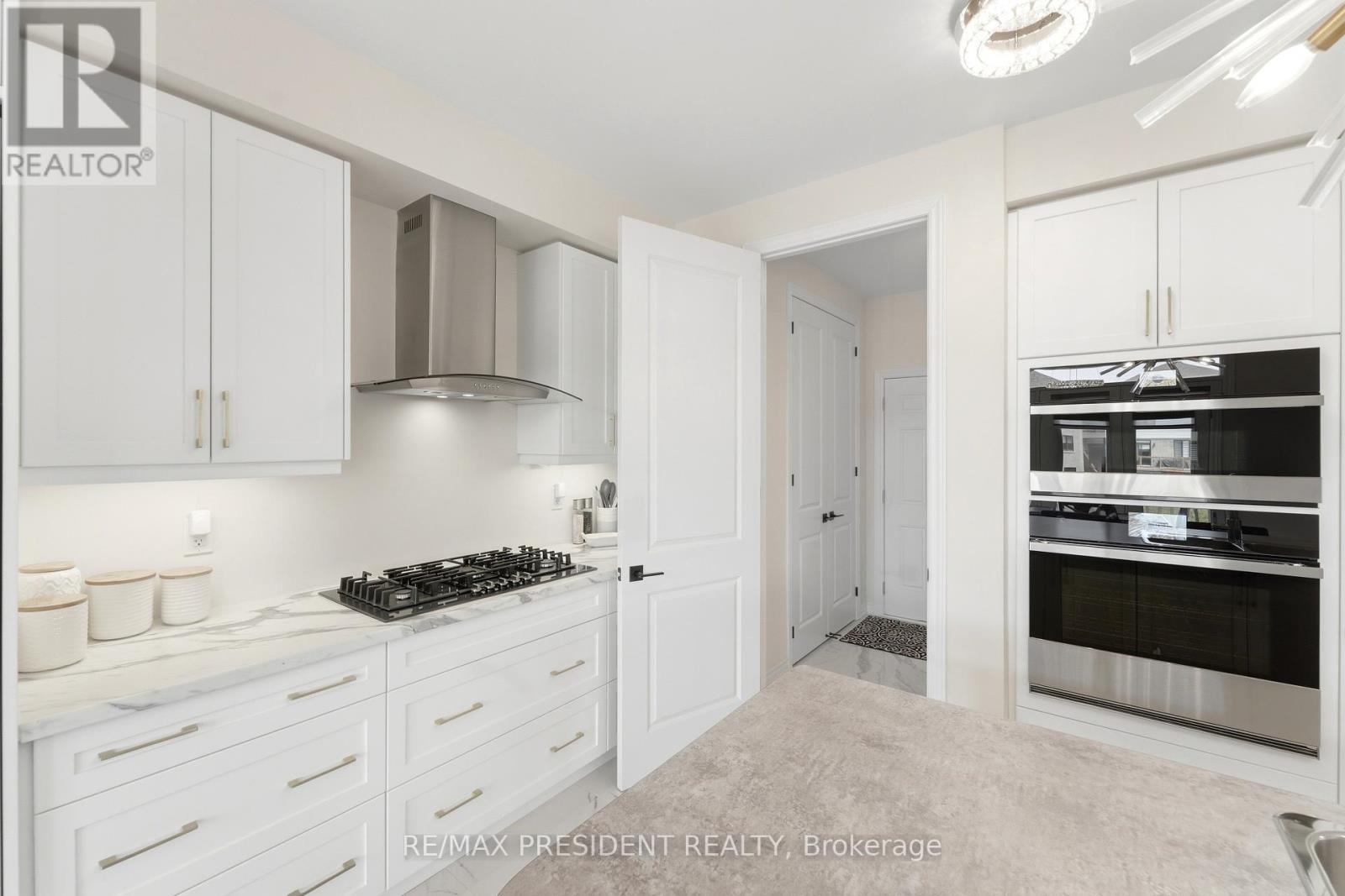 80 Explorer Way, Thorold, ON - Indoor Photo Showing Kitchen