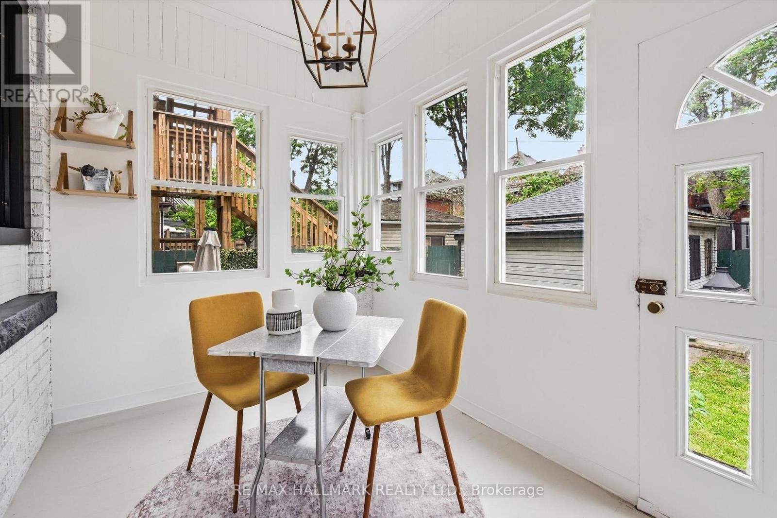 102 Carrick Avenue, Hamilton, ON - Indoor Photo Showing Dining Room