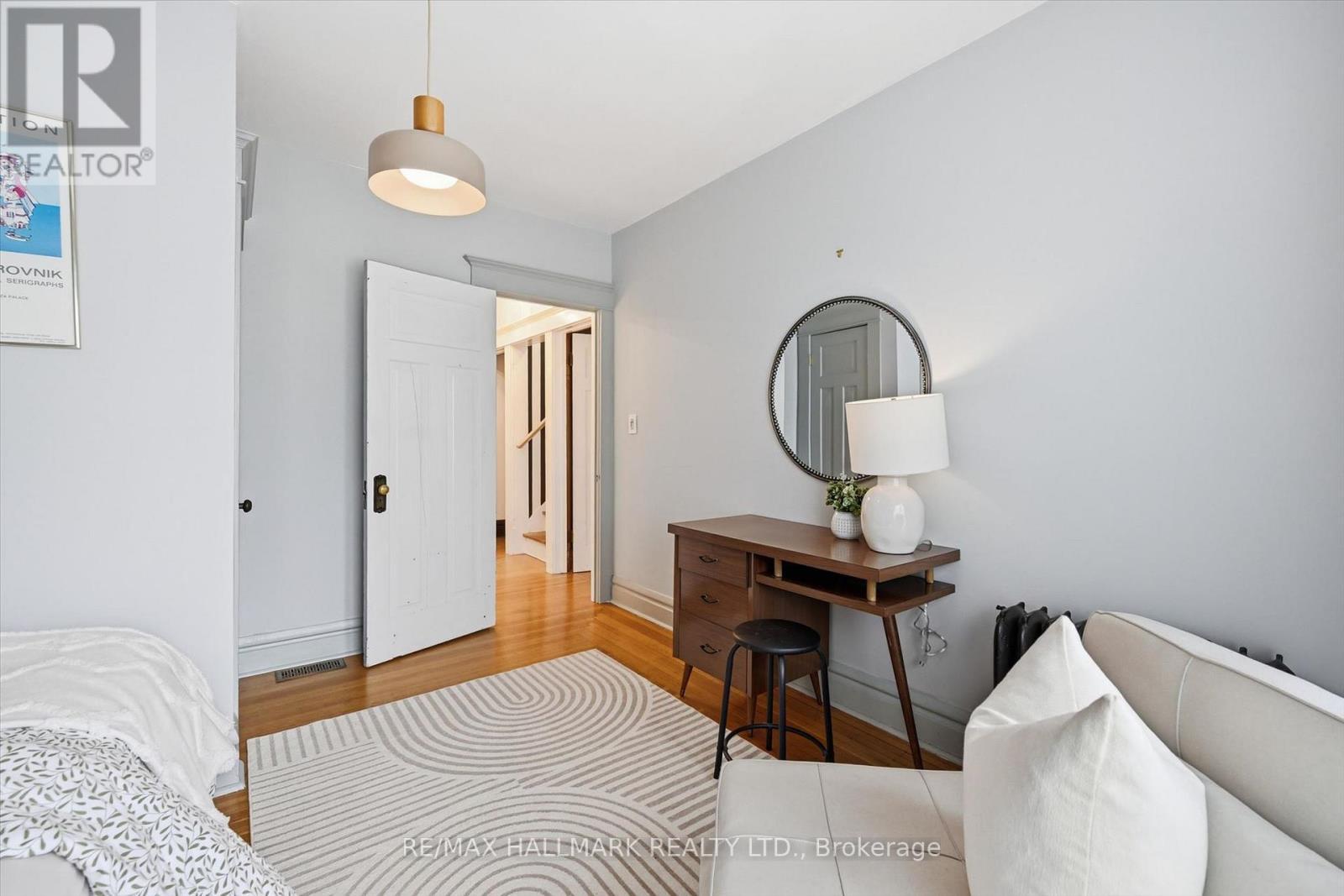 102 Carrick Avenue, Hamilton, ON - Indoor
