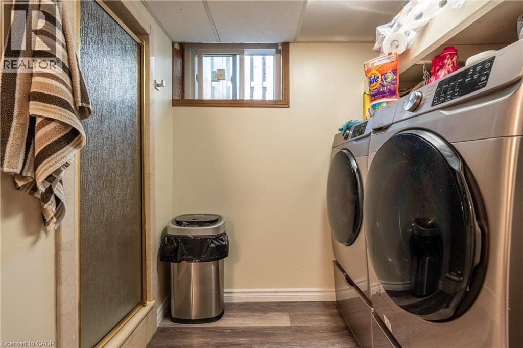 27 Delevan Crescent, Hamilton, ON - Indoor Photo Showing Laundry Room