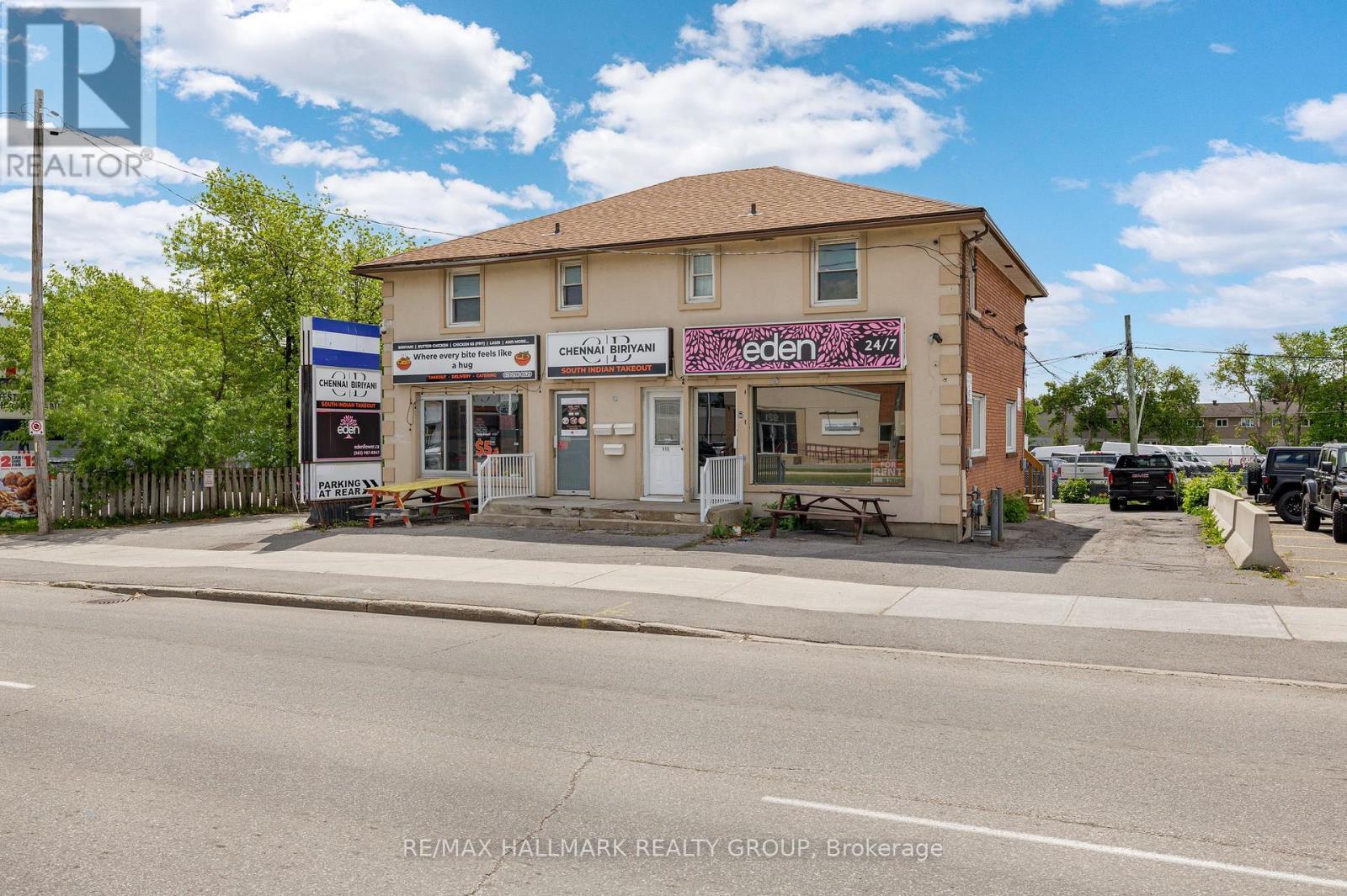 912 St Laurent Boulevard S, Ottawa, ON