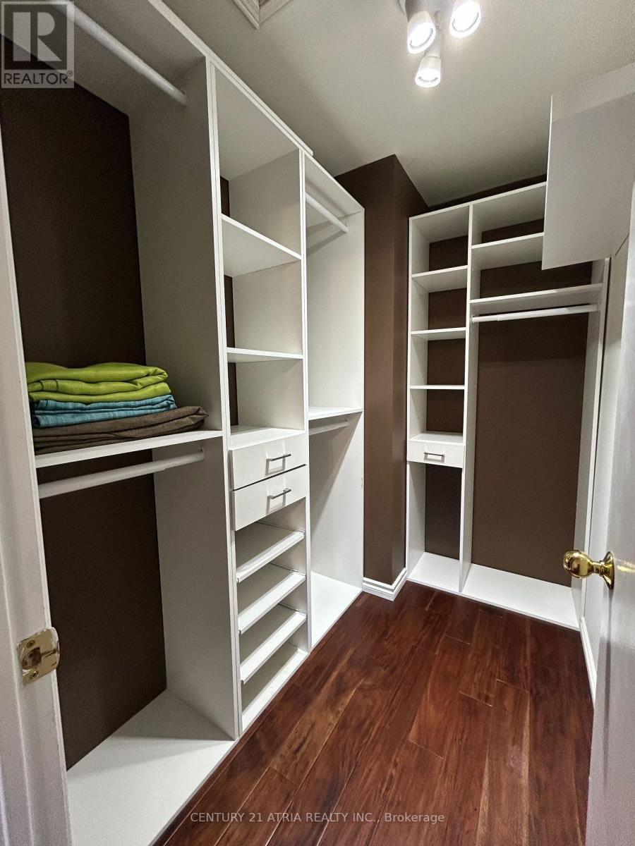 87 Avenue Road, Richmond Hill, ON - Indoor With Storage