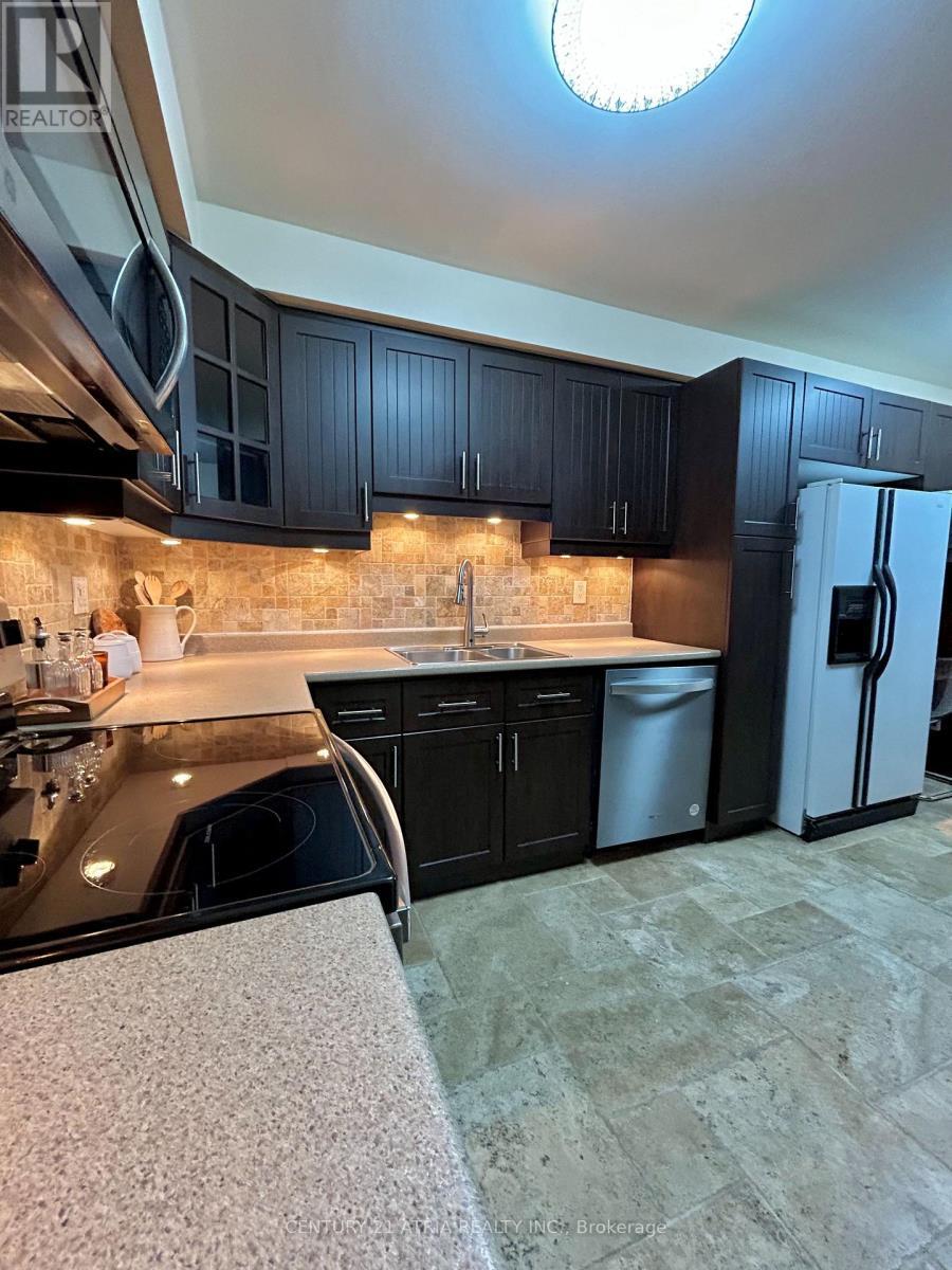 87 Avenue Road, Richmond Hill, ON - Indoor Photo Showing Kitchen